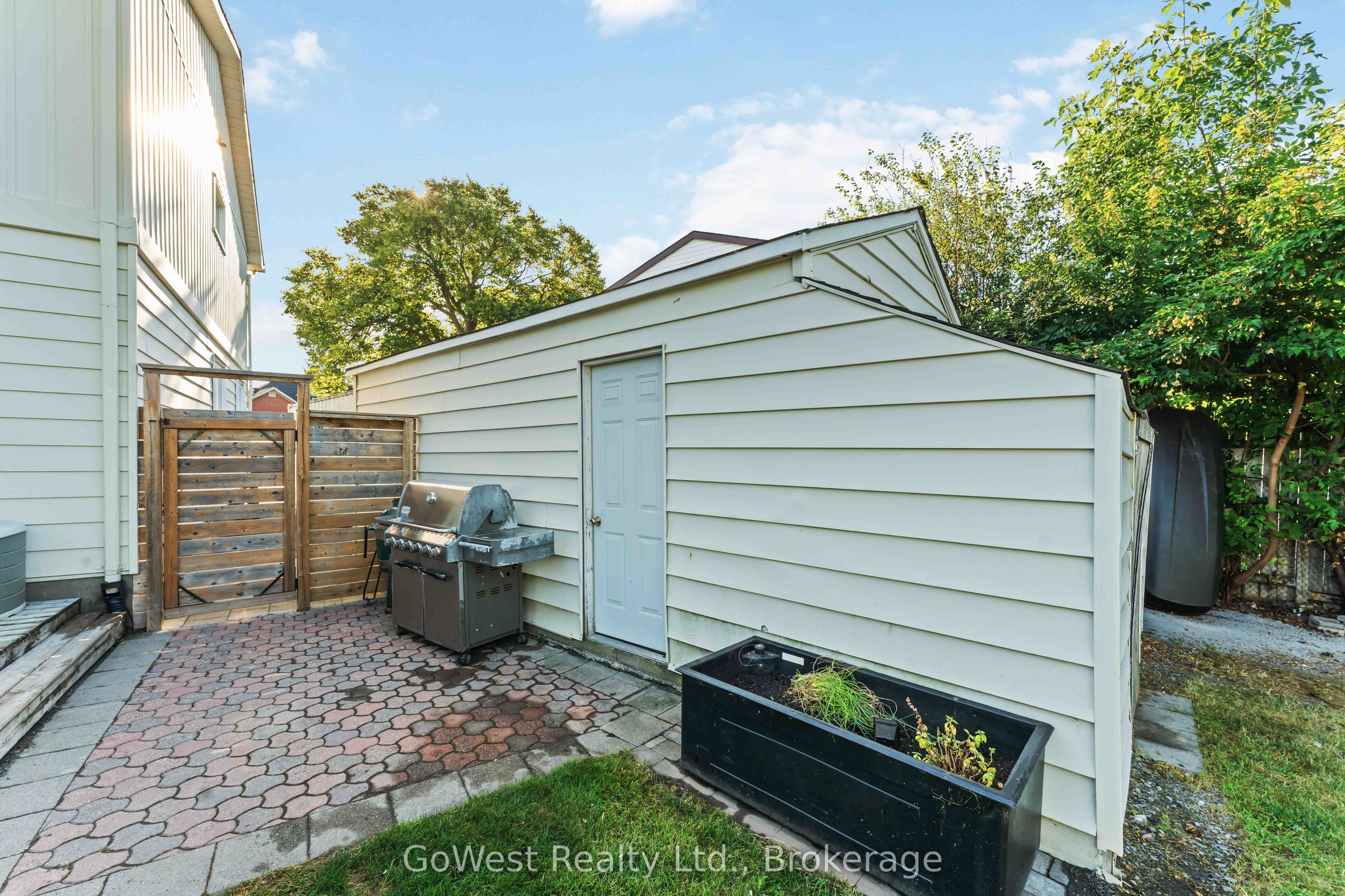 94 Fieldgate Drive Property Photo 33