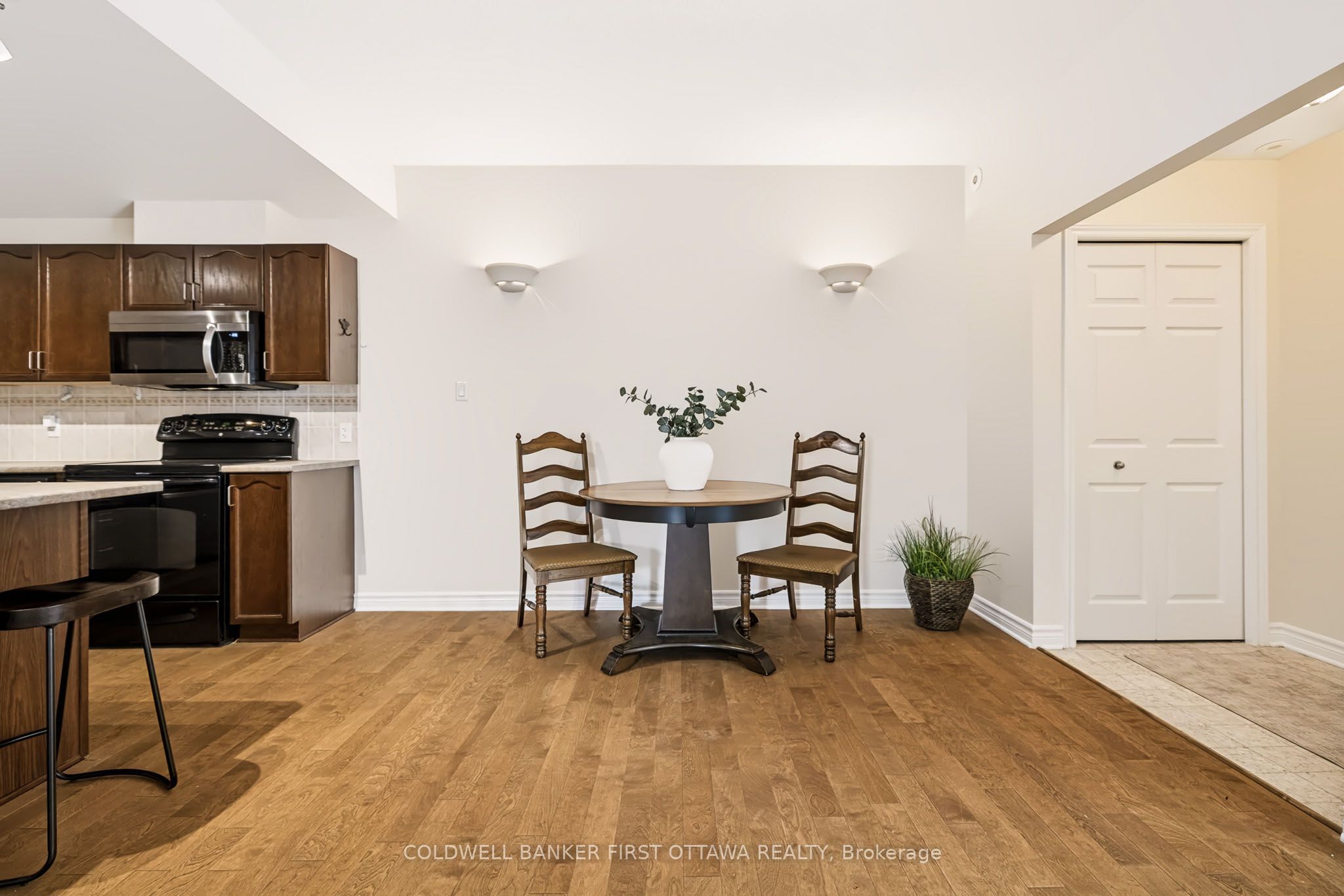 1113 Stittsville Main Street C Property Photo 14