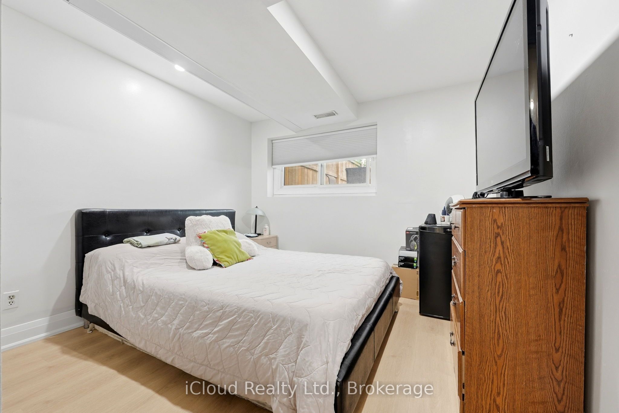 3 Manley Crescent Property Photo 33