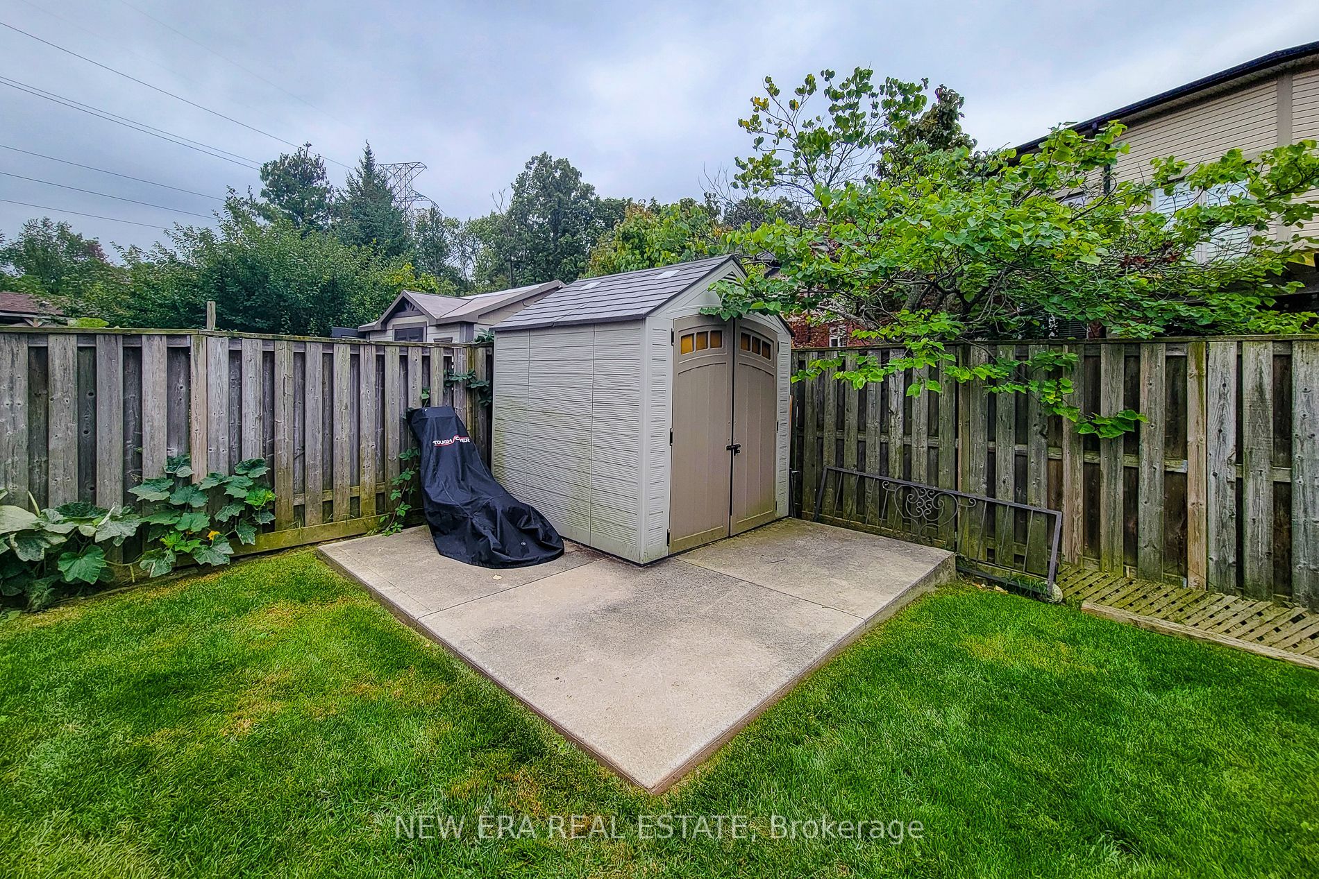 214 Cloverleaf Drive Property Photo 10
