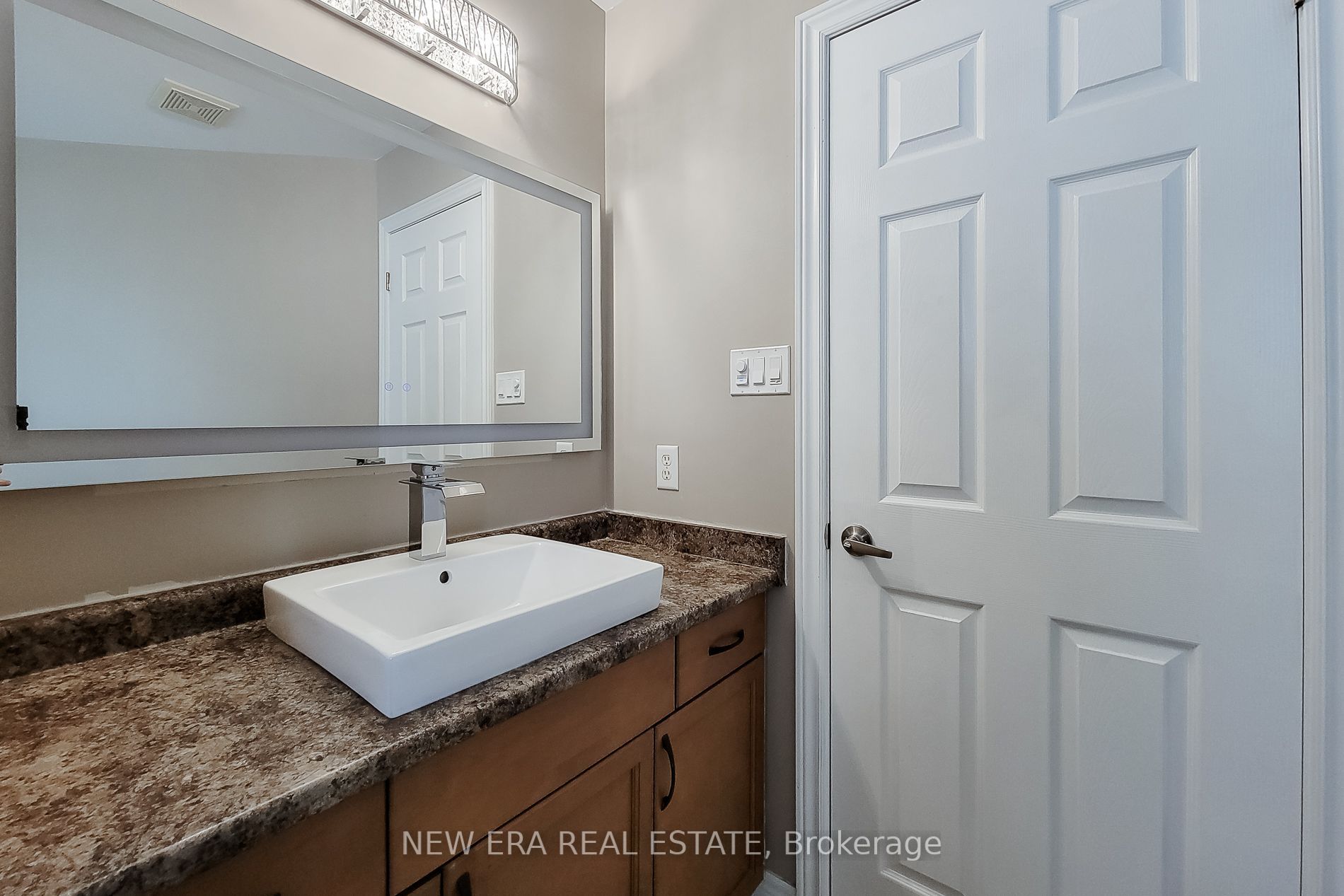 214 Cloverleaf Drive Property Photo 33