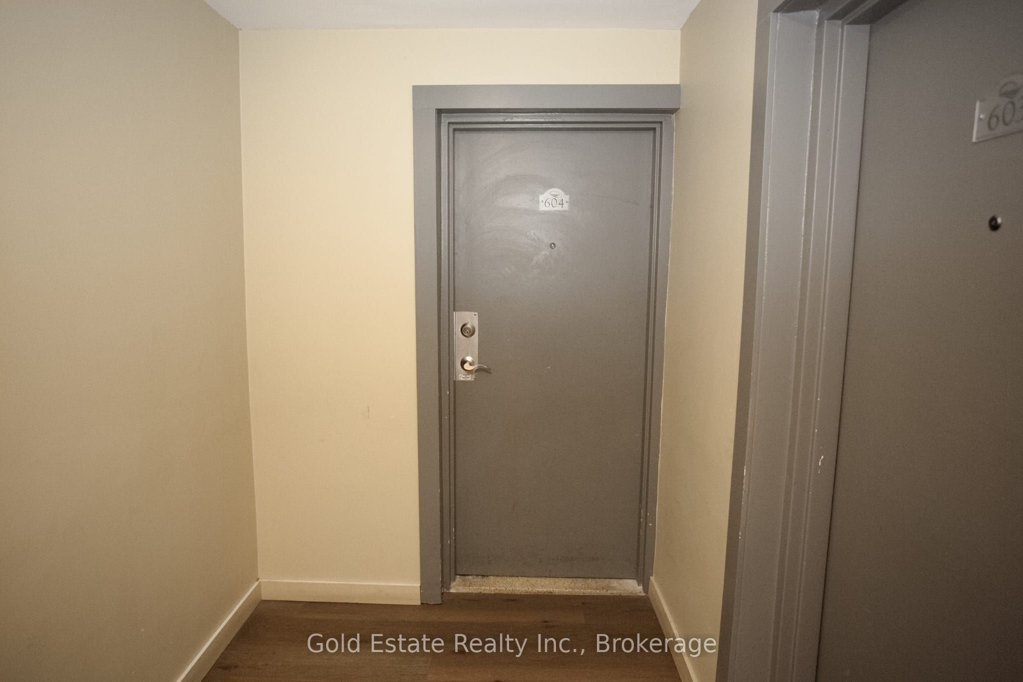 583 Mornington Avenue 604 Property Photo 5