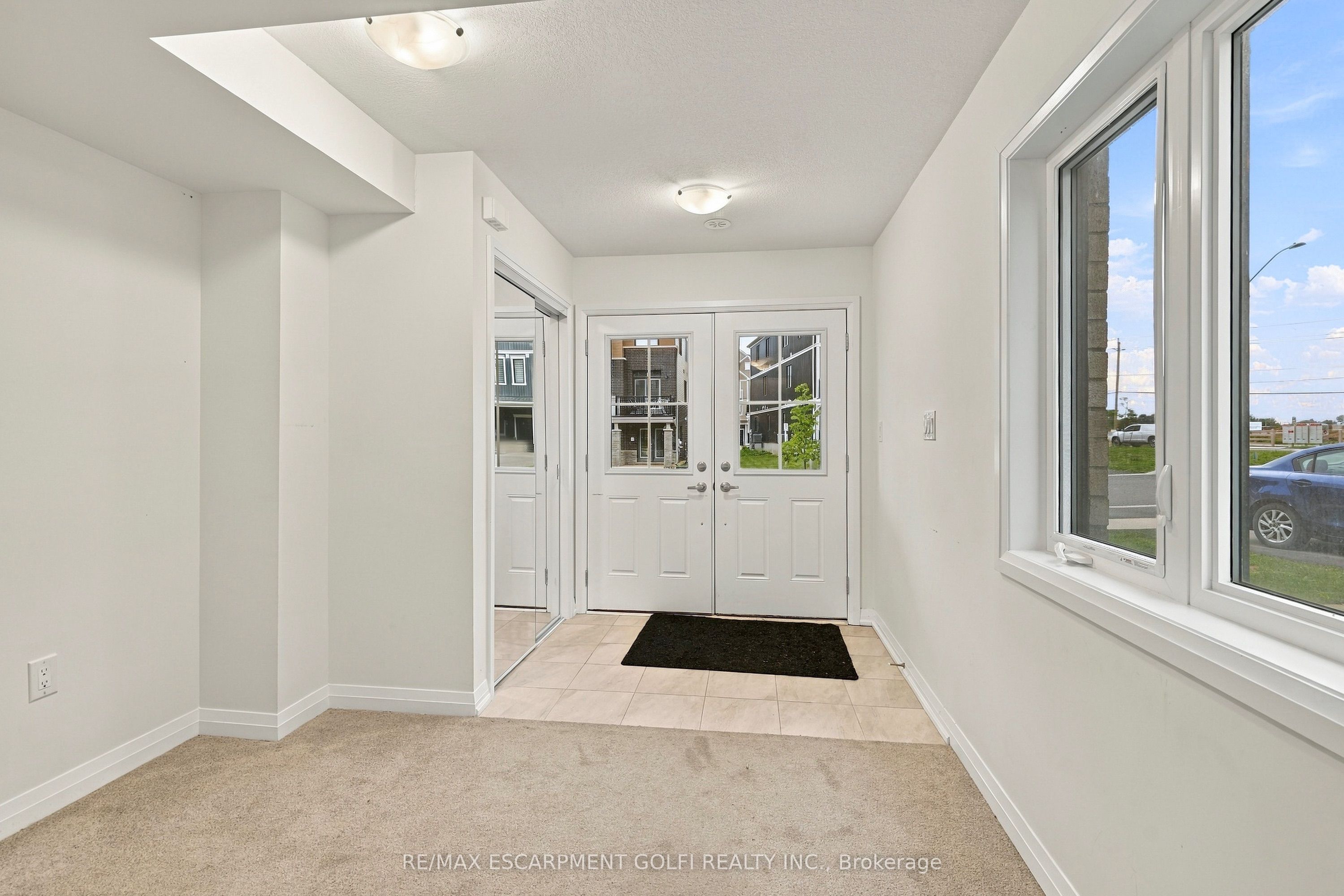 57 Norwich Crescent Property Photo 3
