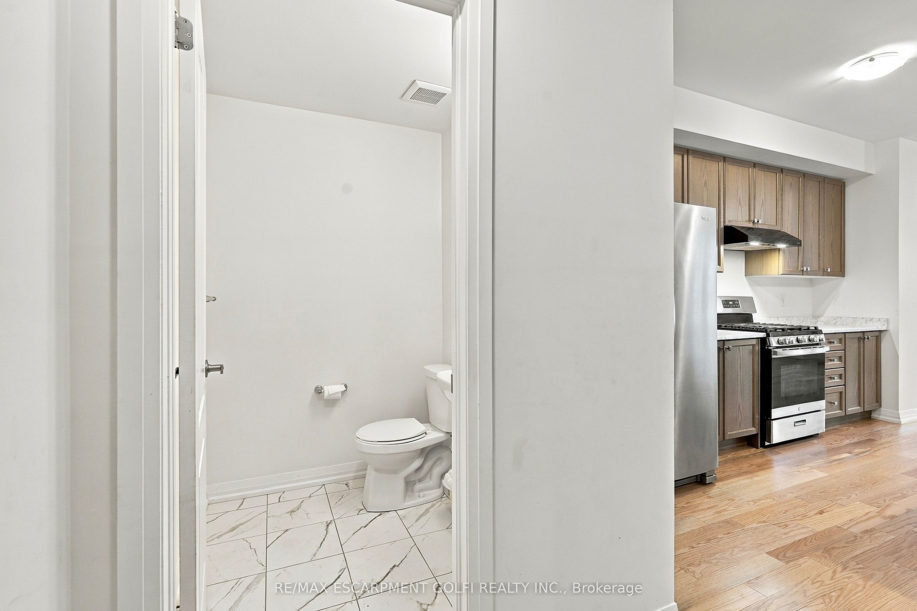 57 Norwich Crescent Property Photo 5