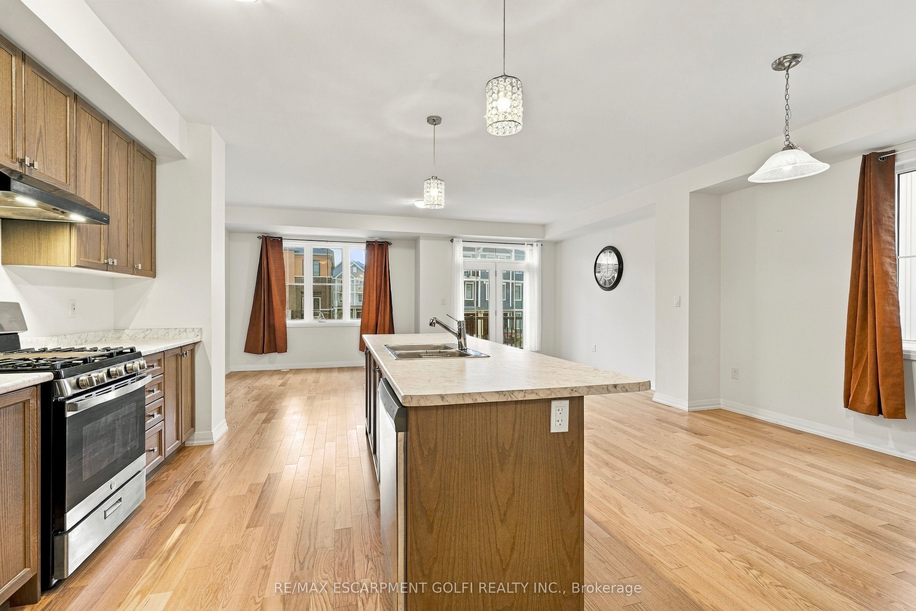 57 Norwich Crescent Property Photo 6