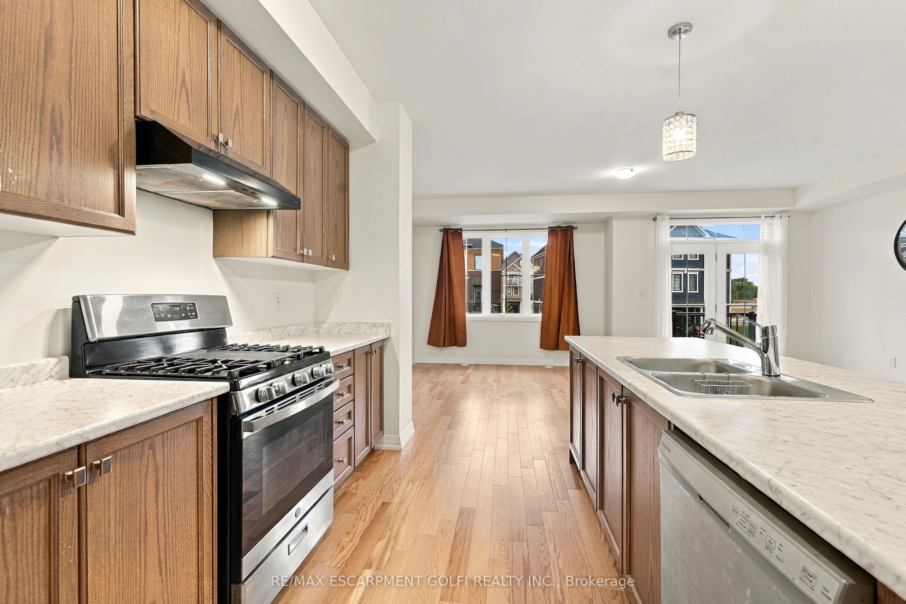 57 Norwich Crescent Property Photo 8