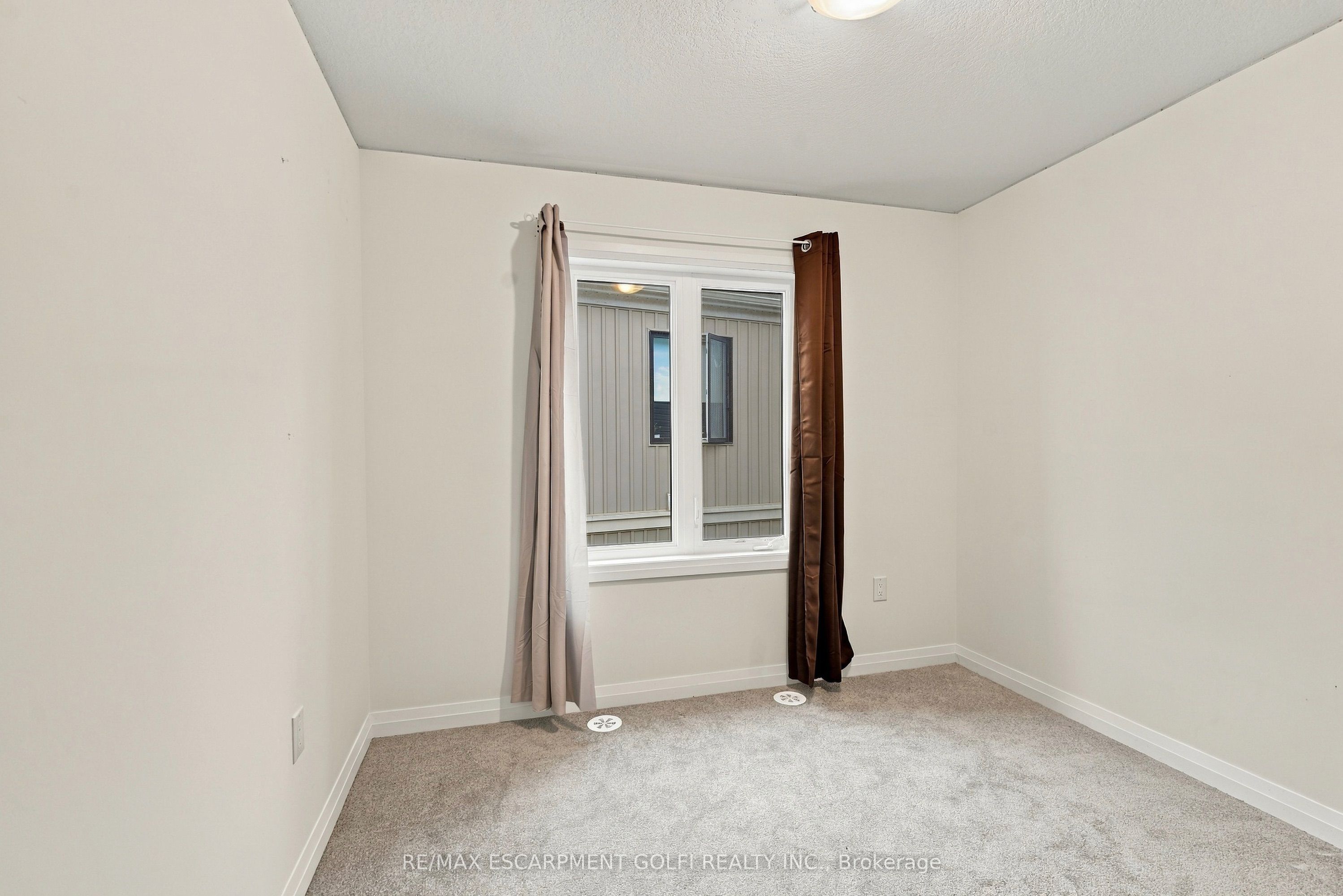 57 Norwich Crescent Property Photo 16