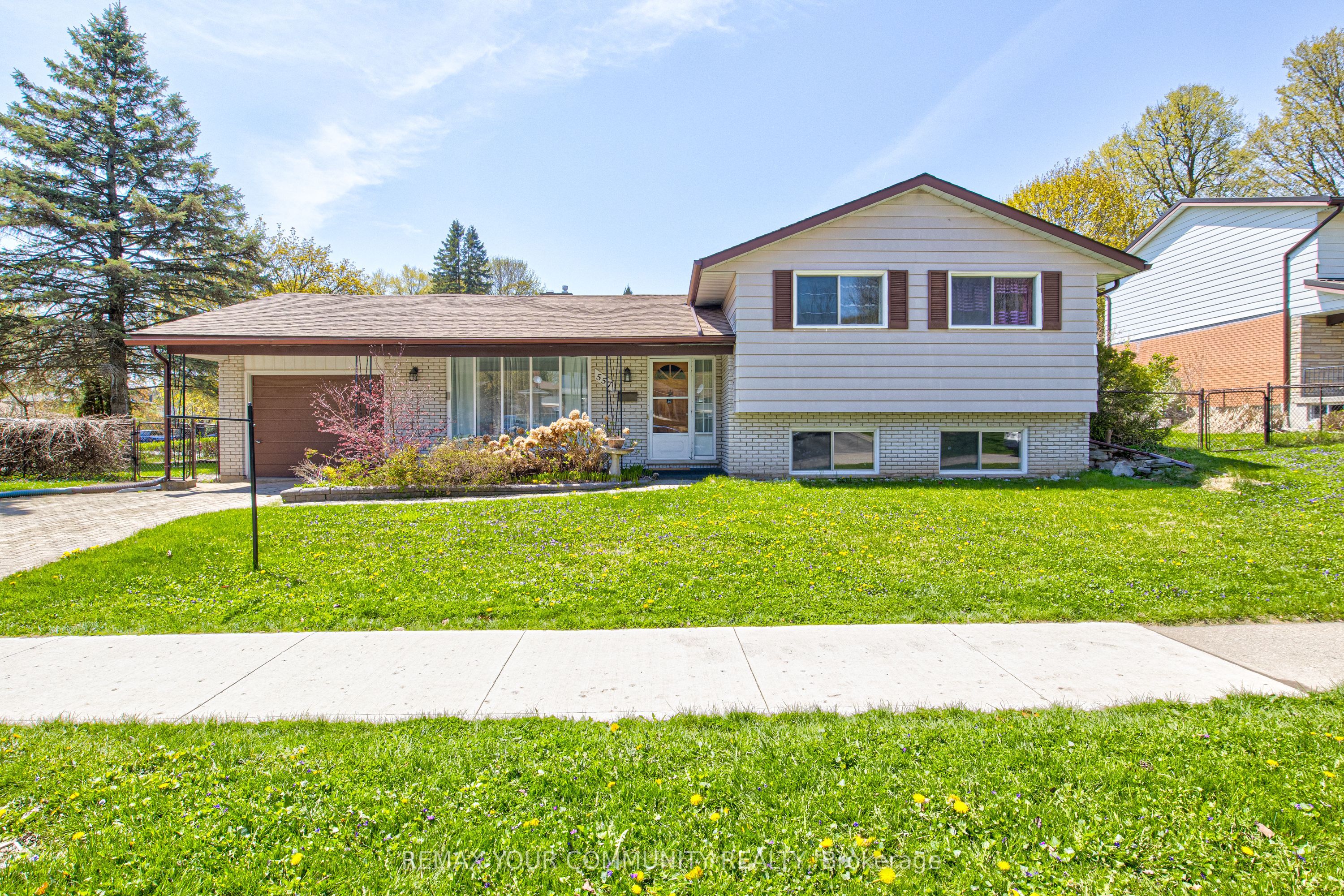 557 Glen Manor Boulevard Property Photo 1