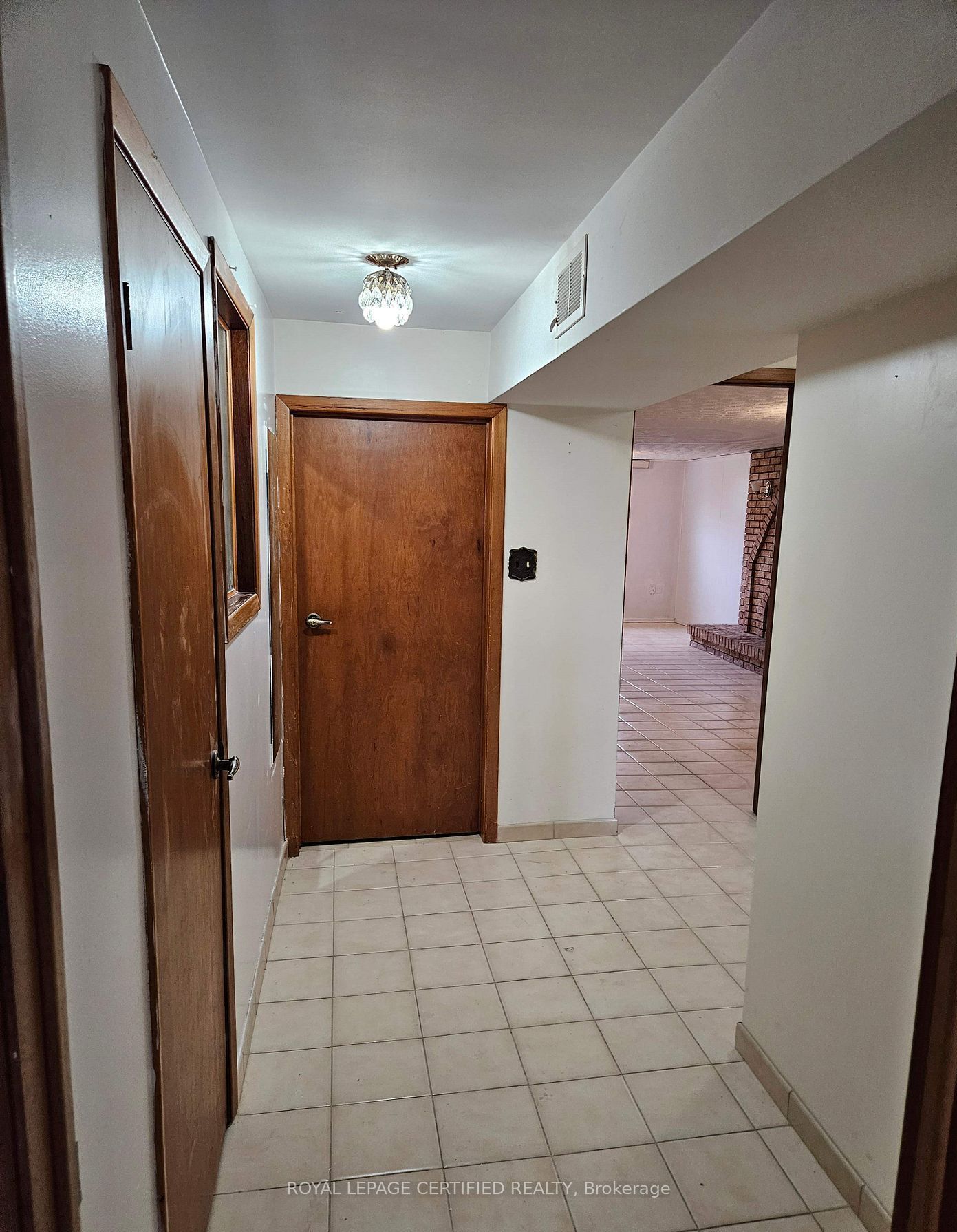115 Deerhurst Road Bsmt Property Photo 1