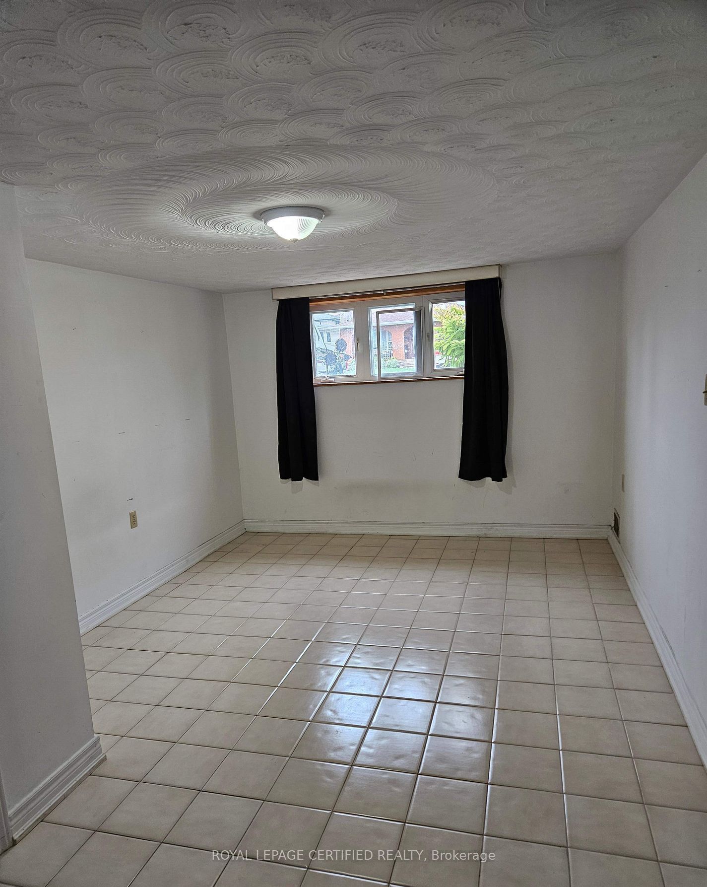 115 Deerhurst Road Bsmt Property Photo 5