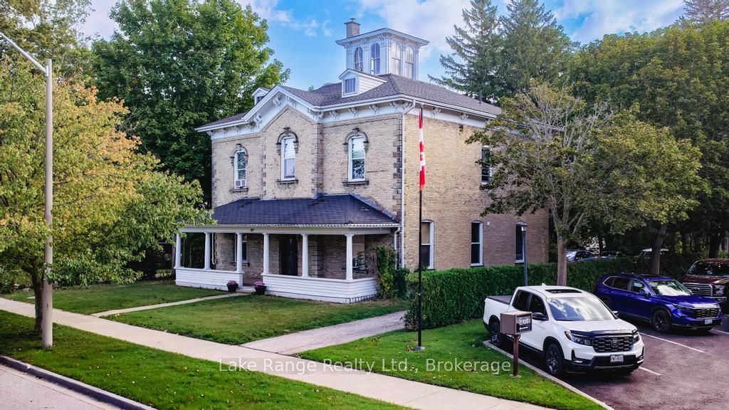 769 Princes Street Property Photo 3