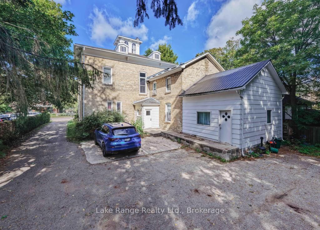 769 Princes Street Property Photo 7