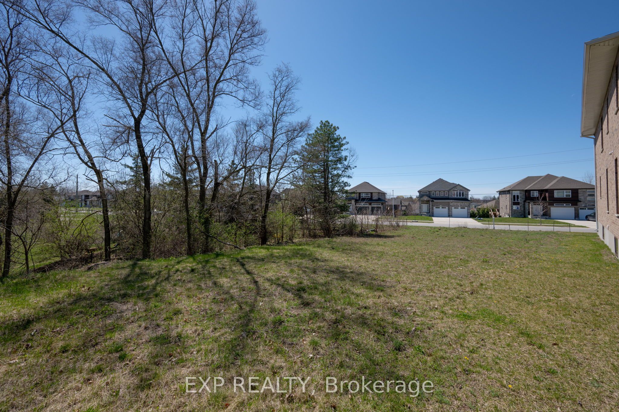 187 Queen Street Property Photo 8