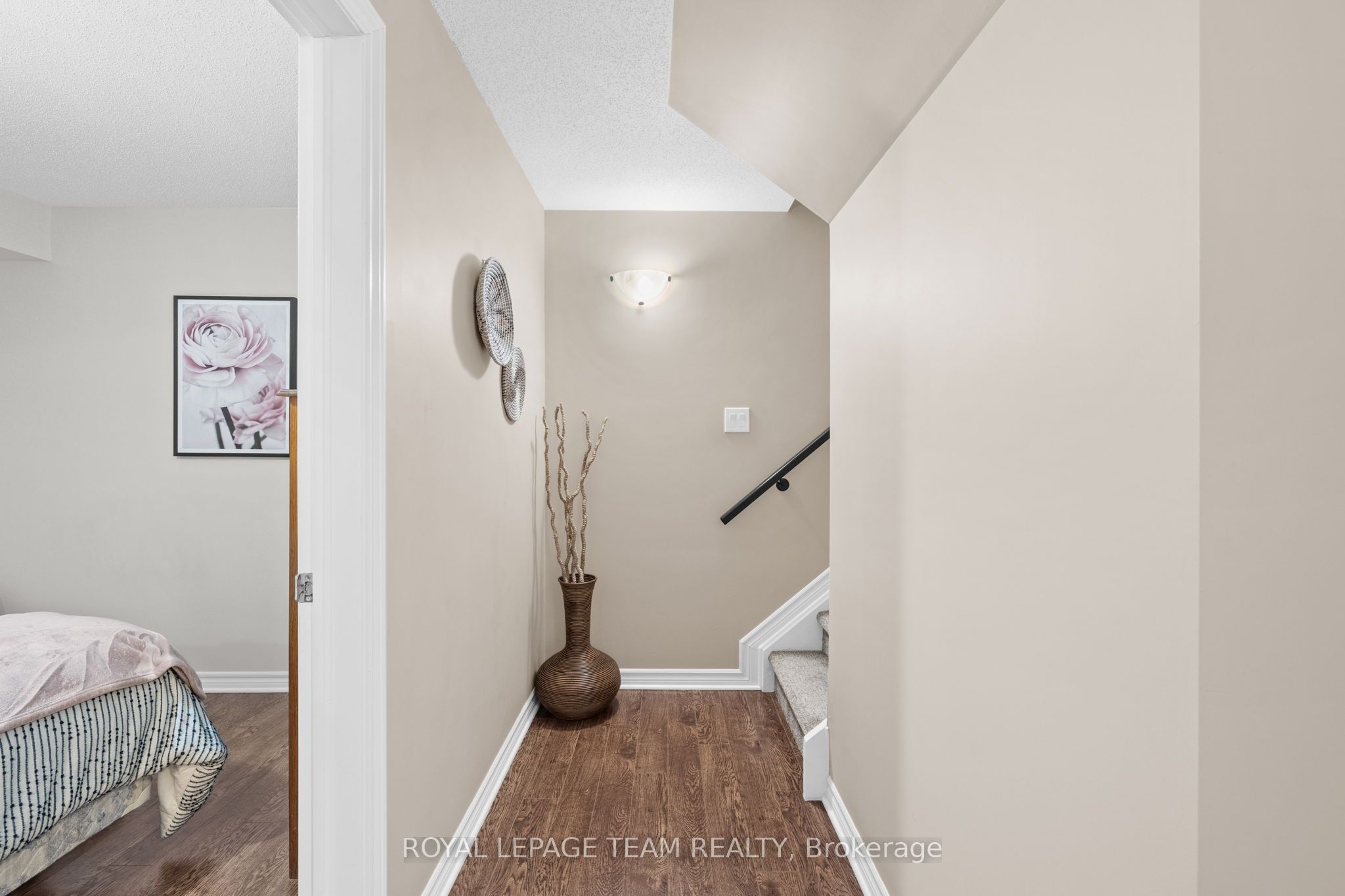 298 Pembina Private Property Photo 28