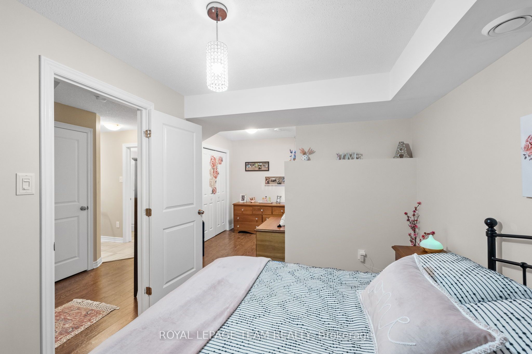 298 Pembina Private Property Photo 37