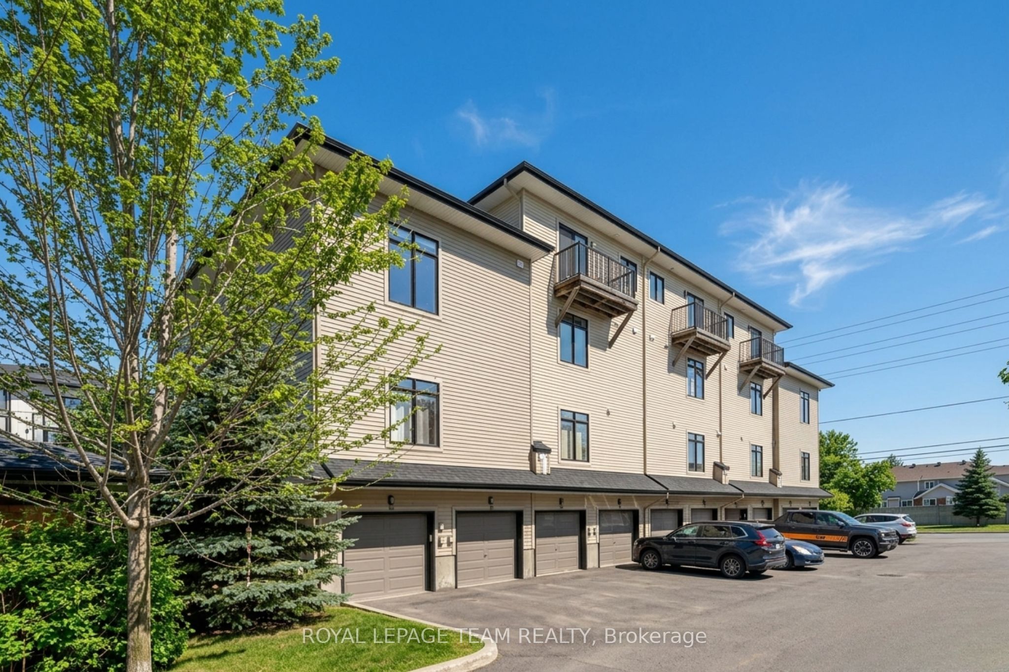 298 Pembina Private Property Photo 38