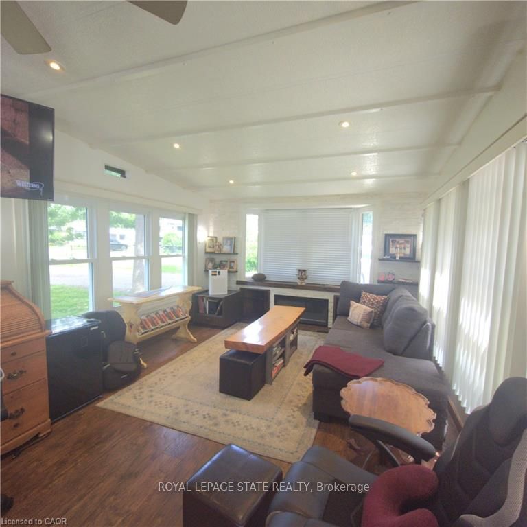 580 Beavercreek Road 158 Property Photo 9