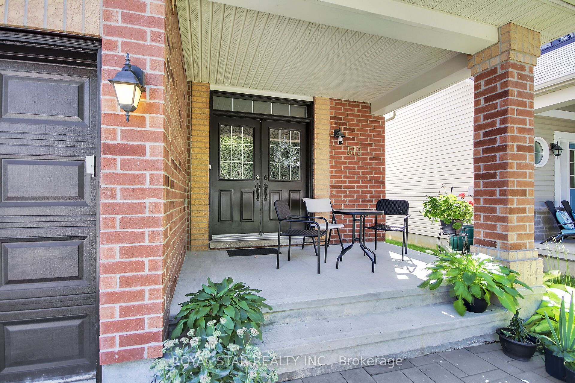 512 Stonechurch Way Property Photo 3