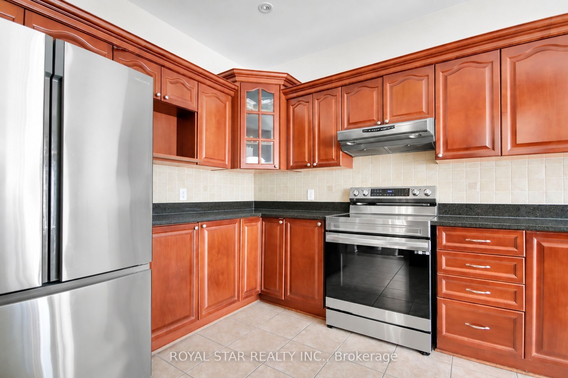 512 Stonechurch Way Property Photo 8