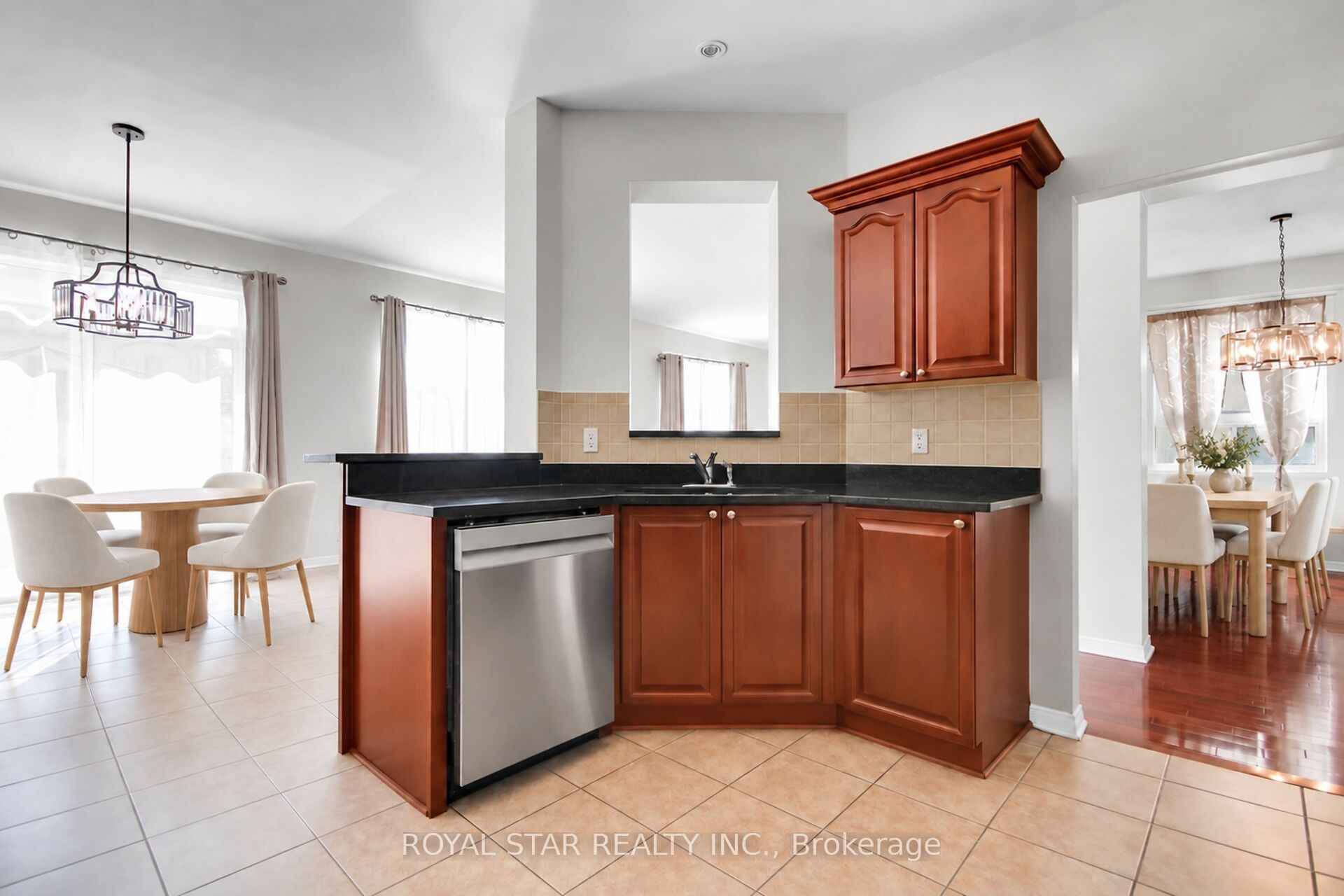 512 Stonechurch Way Property Photo 10