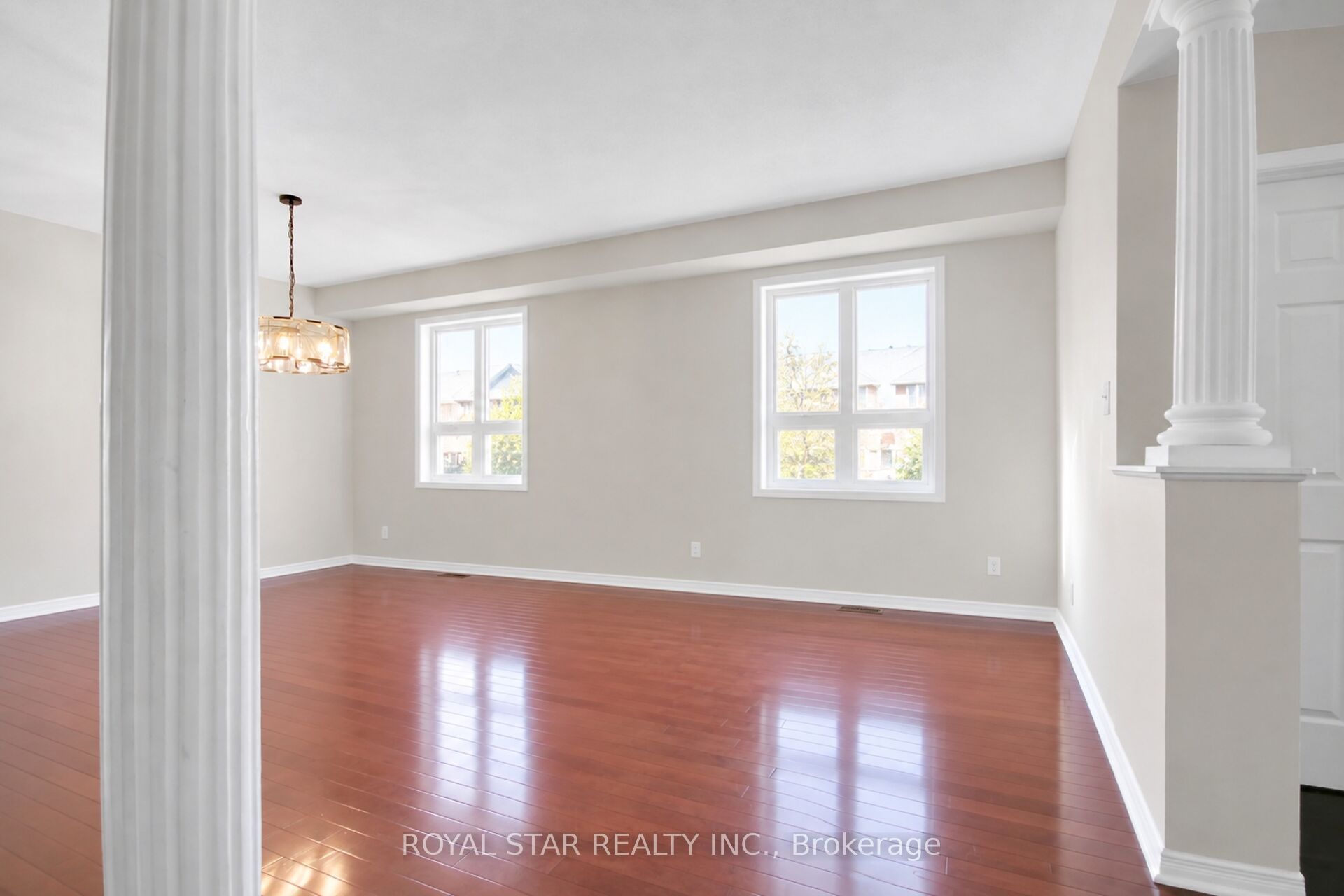 512 Stonechurch Way Property Photo 16