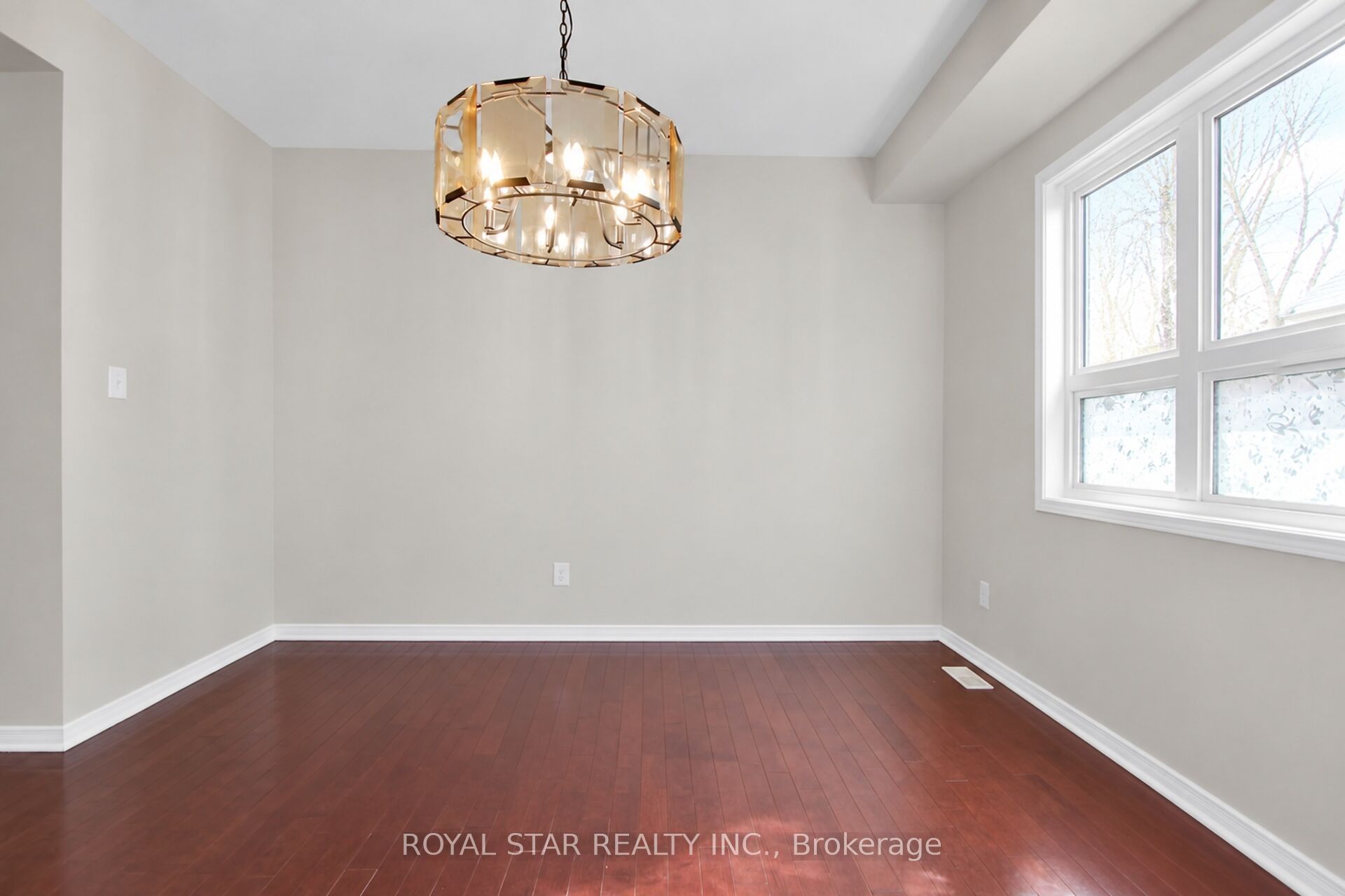 512 Stonechurch Way Property Photo 17