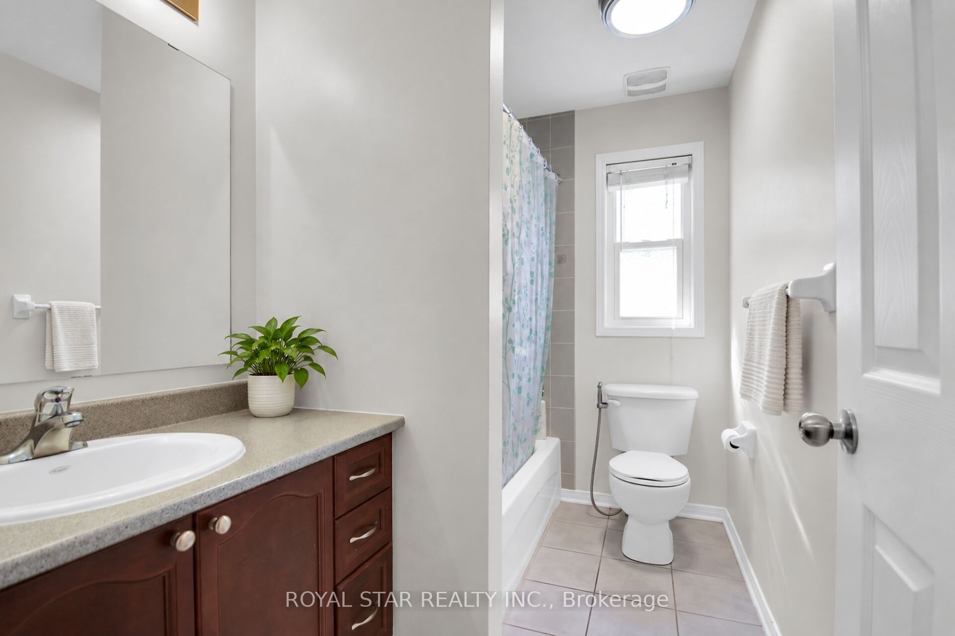 512 Stonechurch Way Property Photo 27