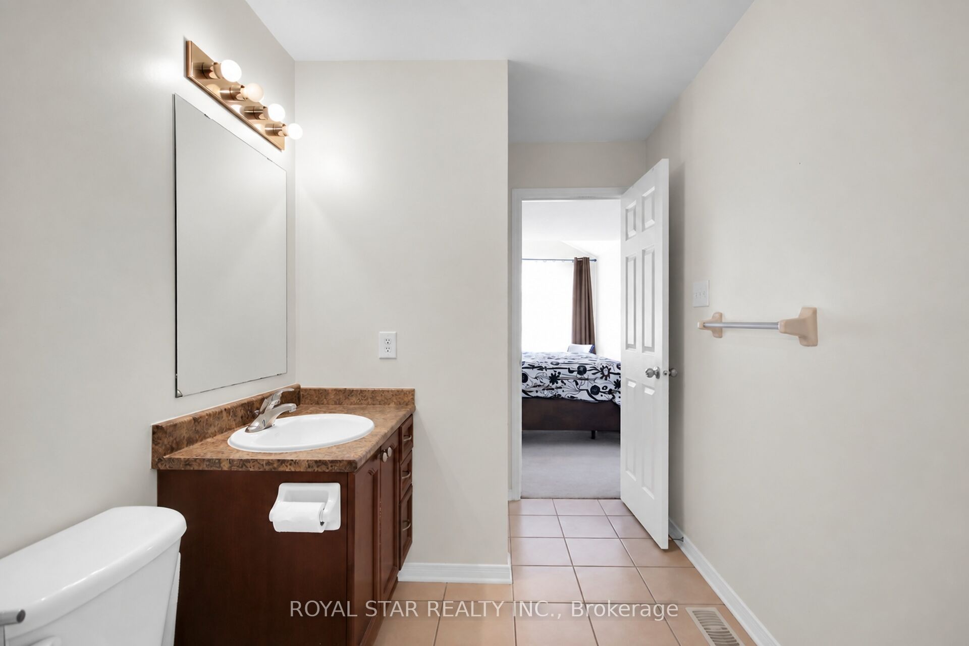 512 Stonechurch Way Property Photo 29