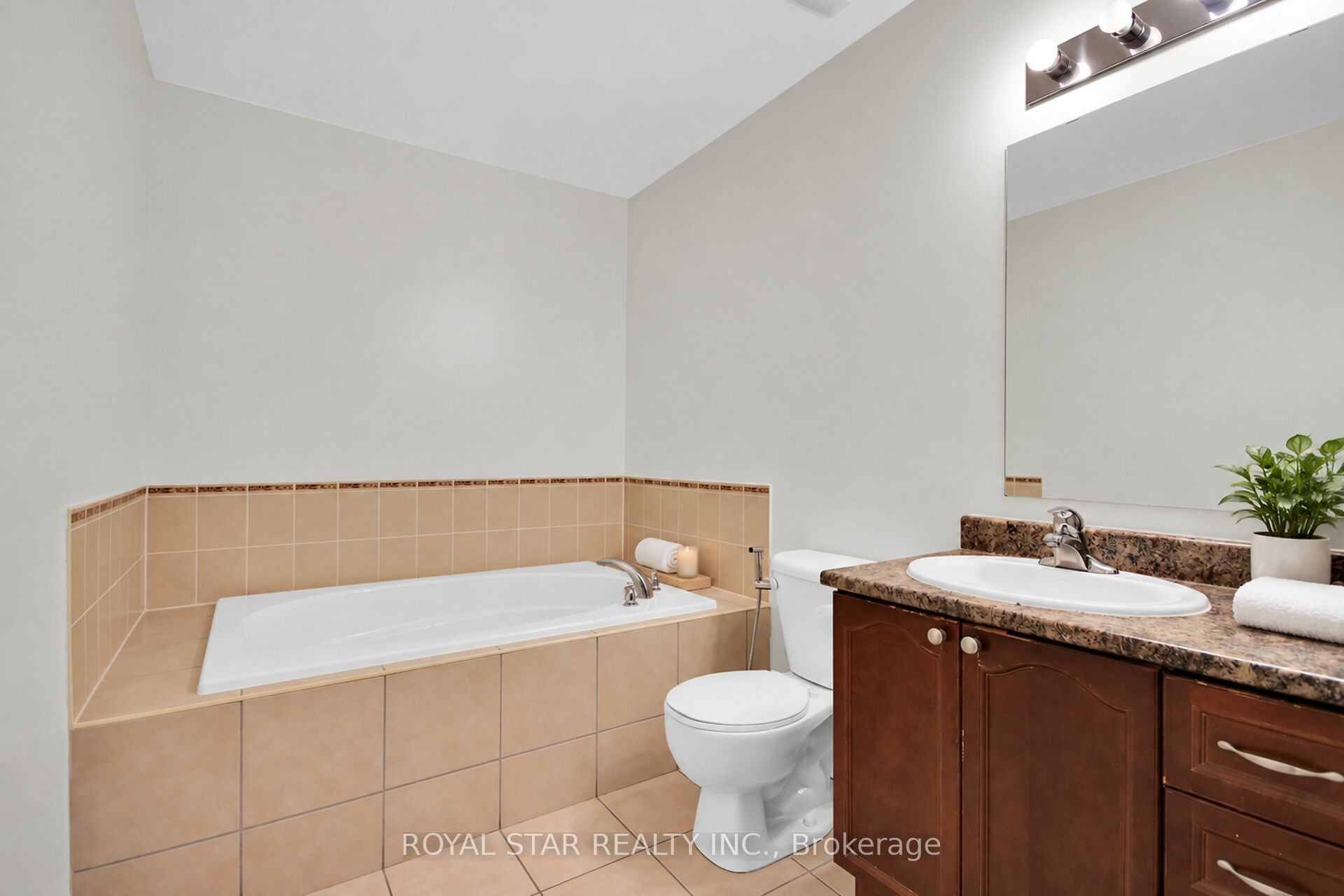 512 Stonechurch Way Property Photo 31