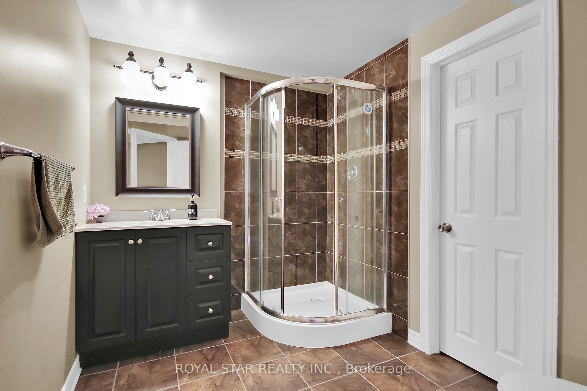 512 Stonechurch Way Property Photo 32