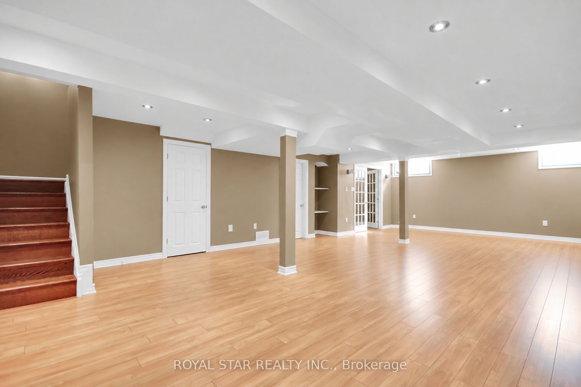 512 Stonechurch Way Property Photo 38