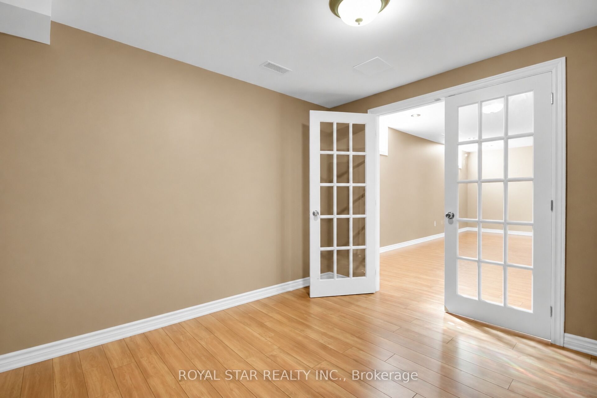 512 Stonechurch Way Property Photo 40