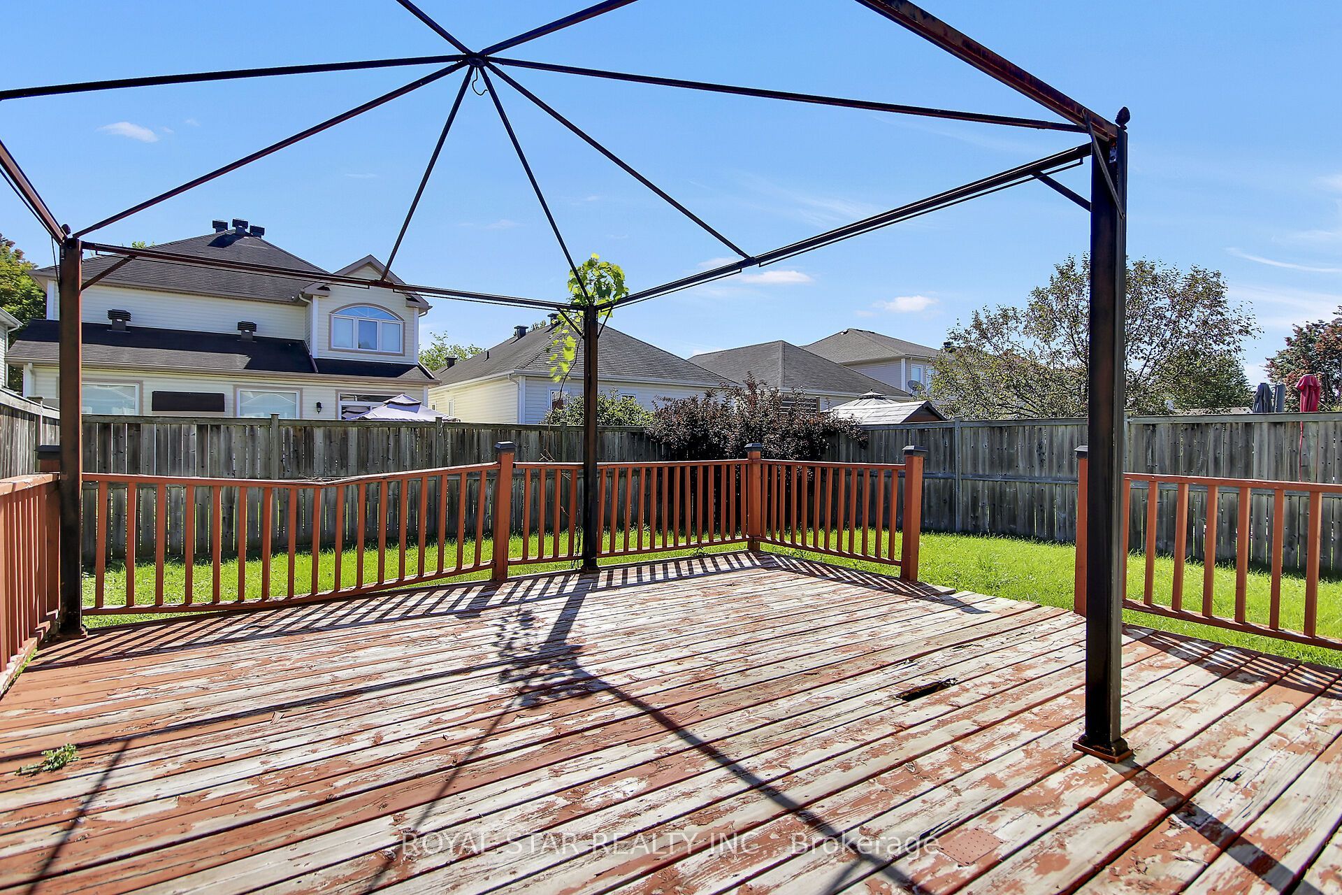 512 Stonechurch Way Property Photo 45