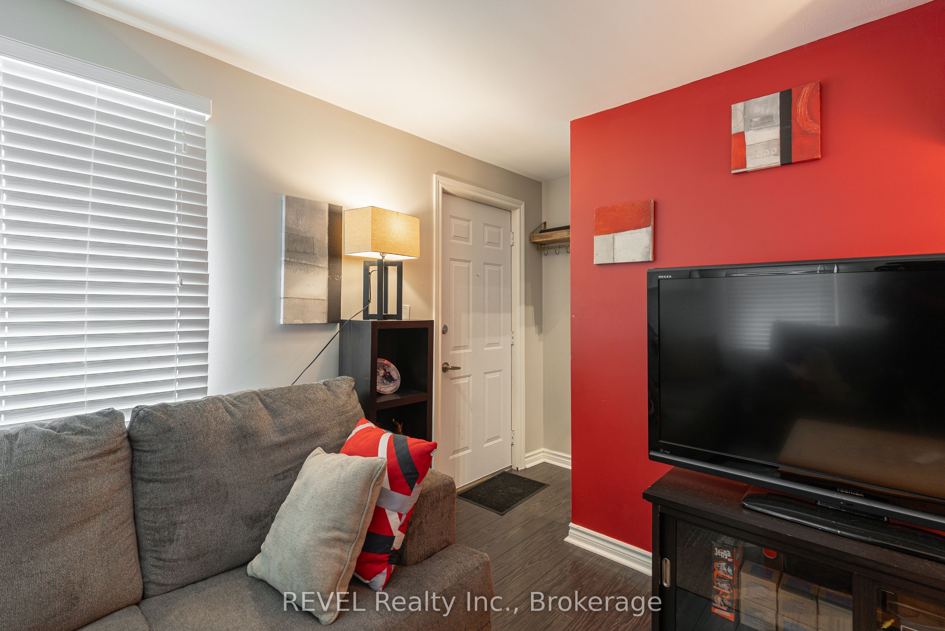 650 Deere Street Property Photo 10