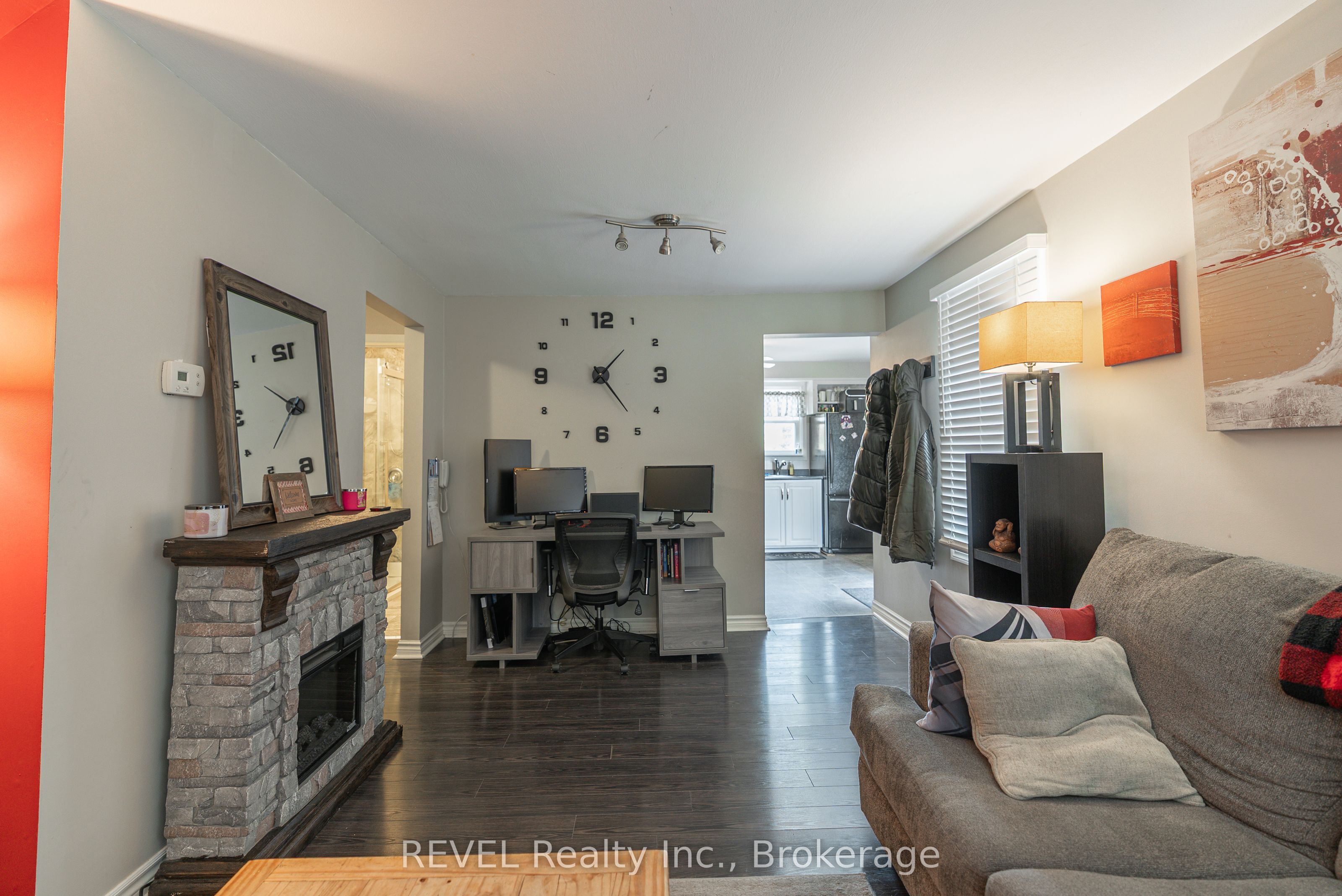650 Deere Street Property Photo 11