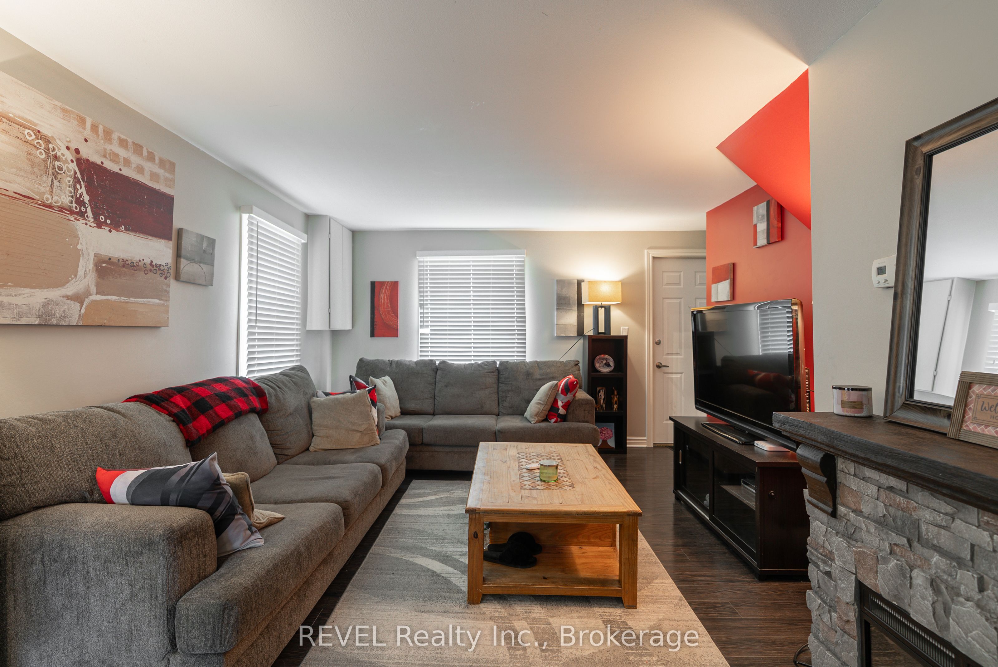 650 Deere Street Property Photo 13