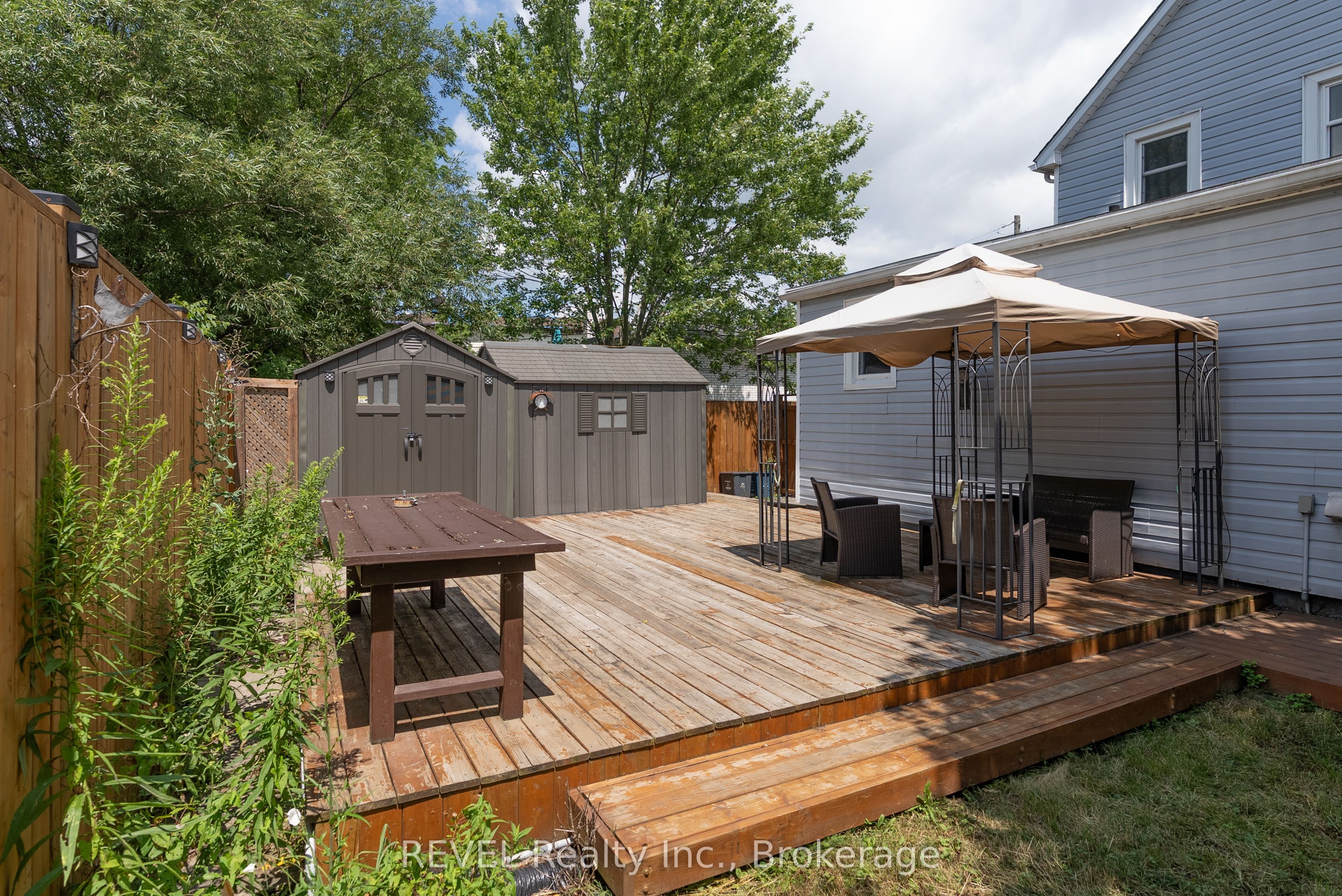650 Deere Street Property Photo 25