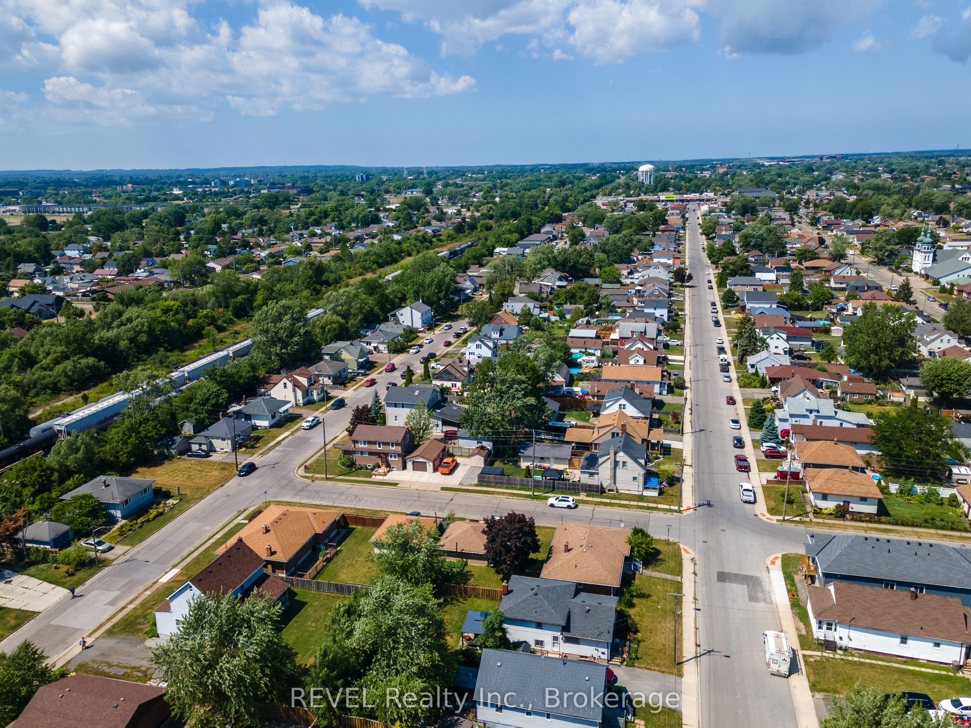 650 Deere Street Property Photo 28