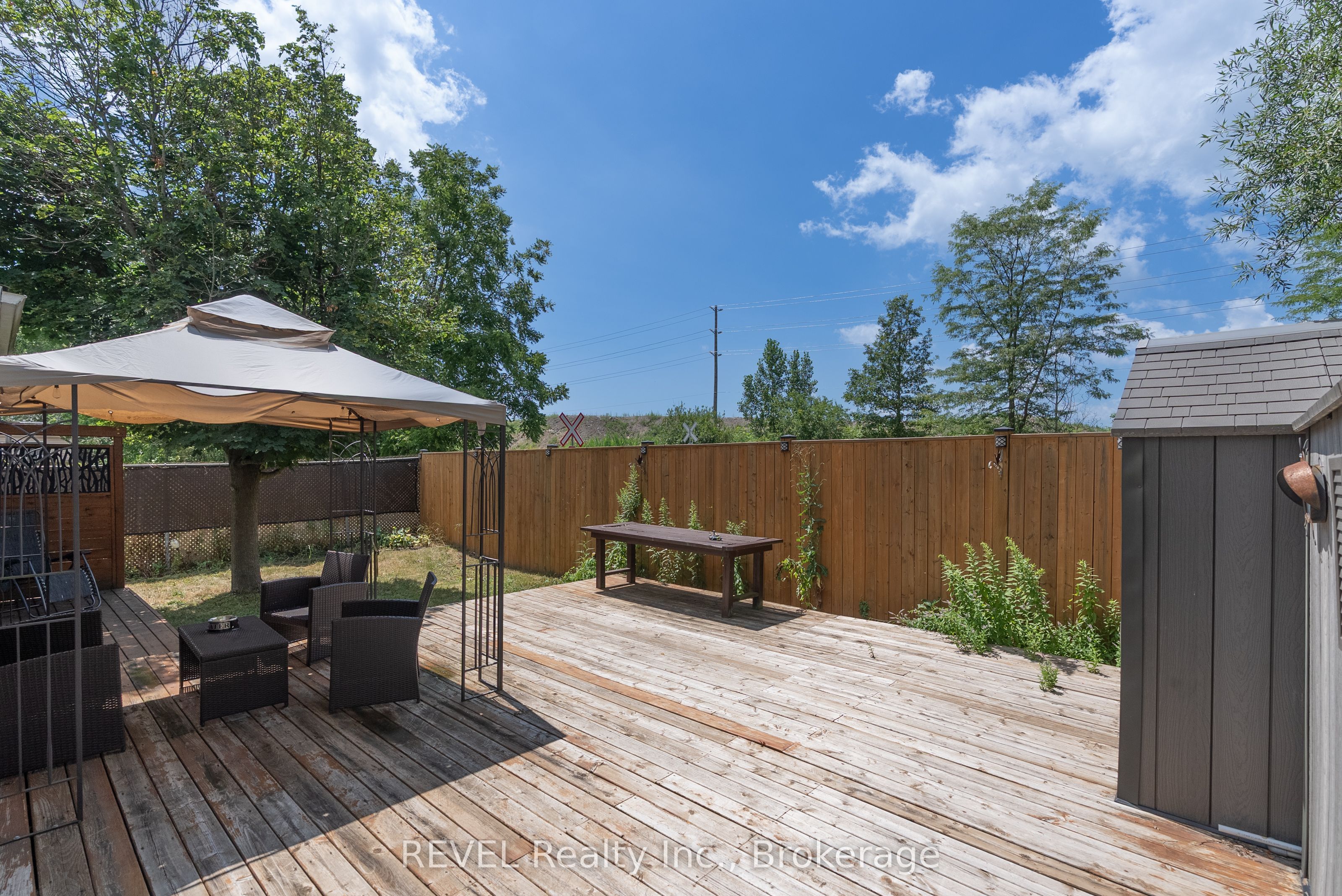 650 Deere Street Property Photo 35