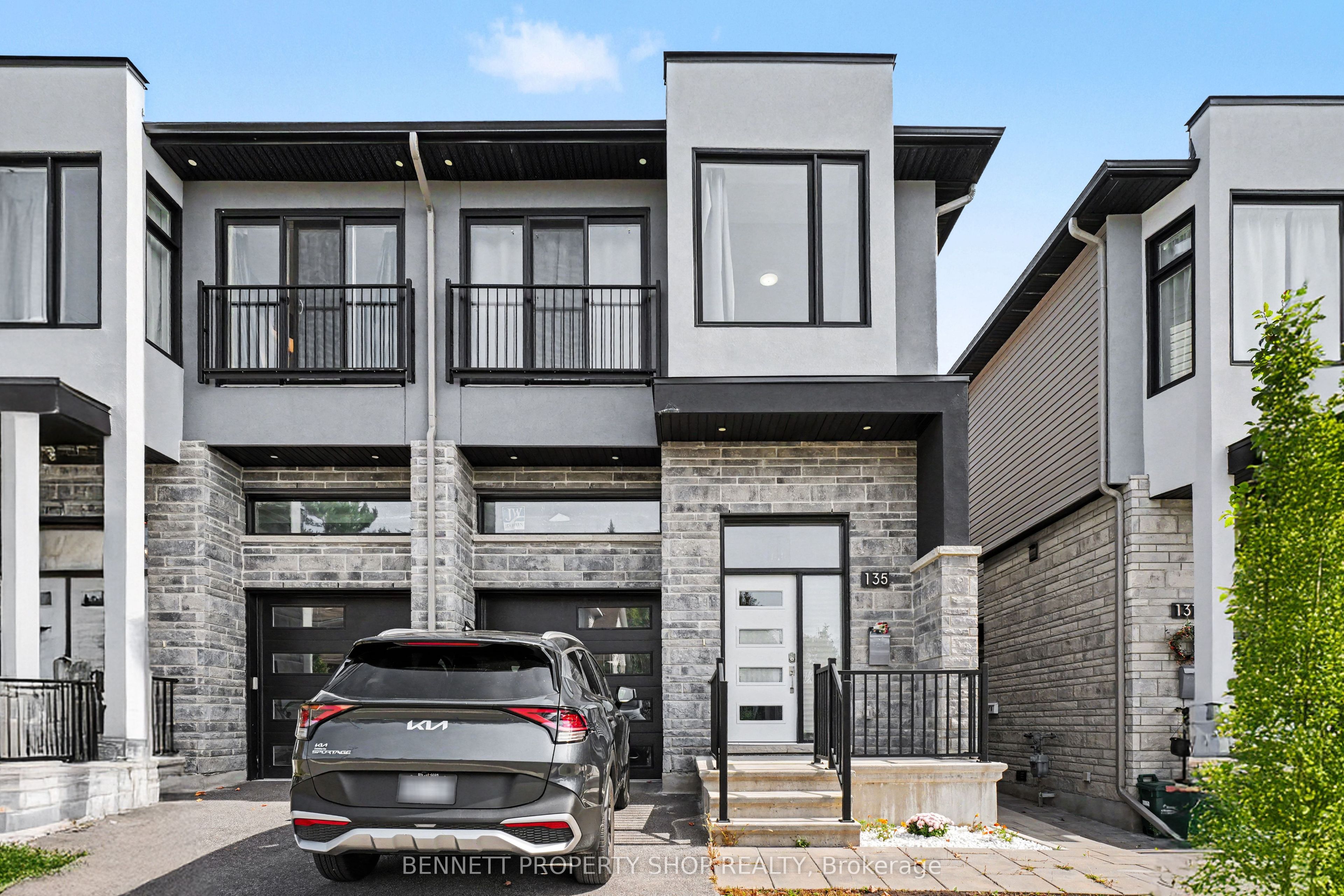 135 Duford Street Property Photo 1