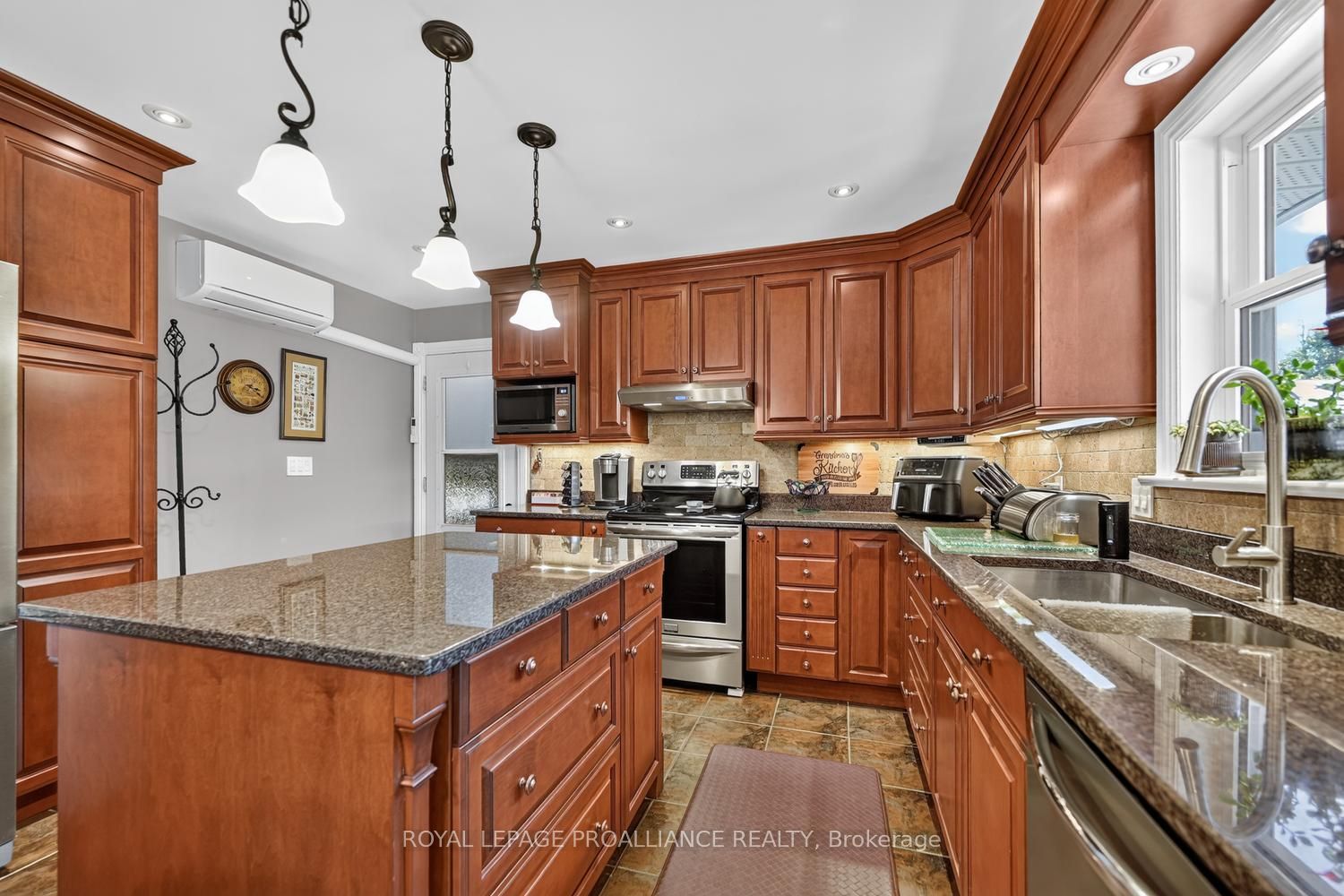 4709 Corbett Street Property Photo 10