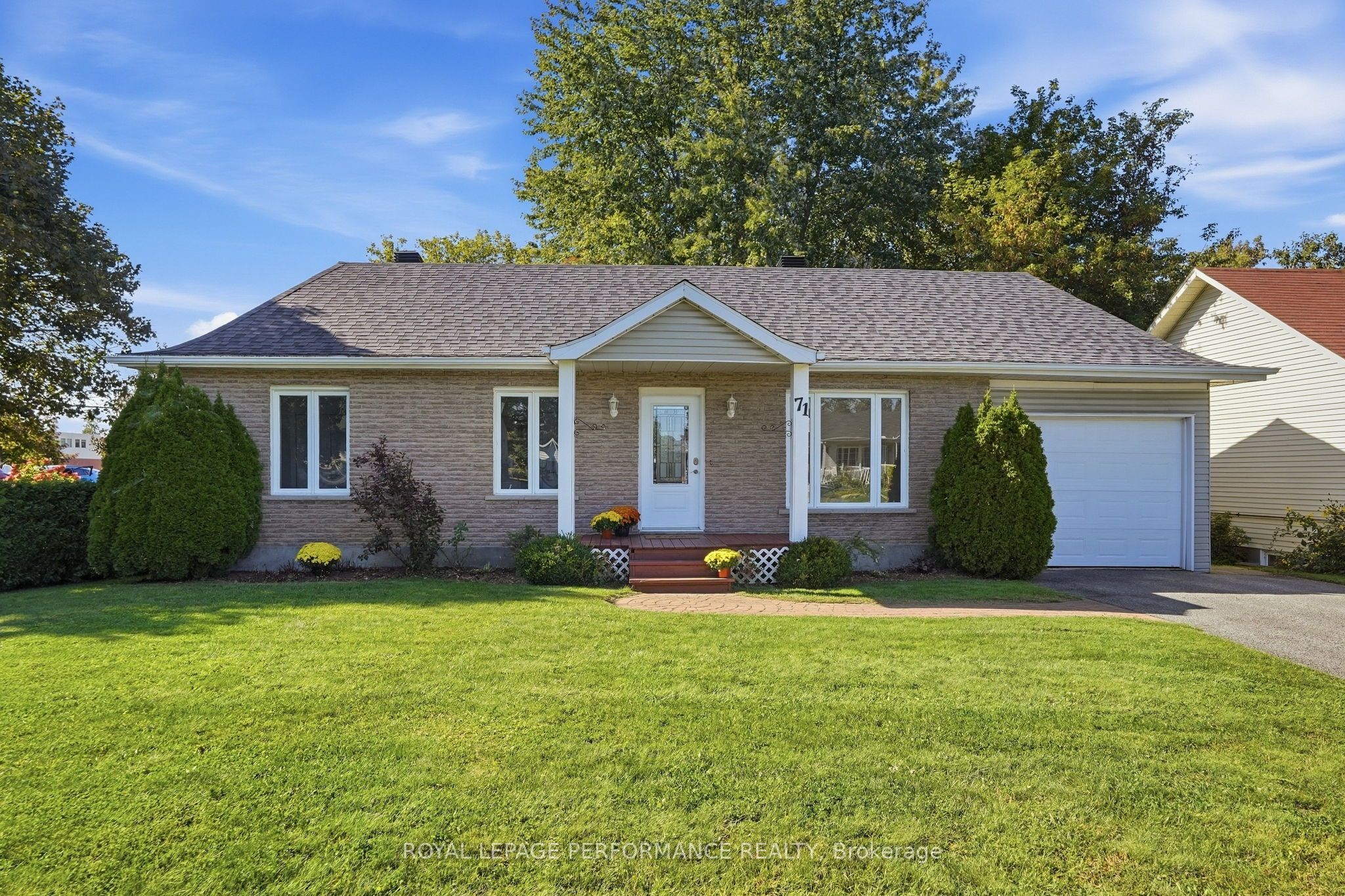 71 STEPHENS Street Property Photo 1