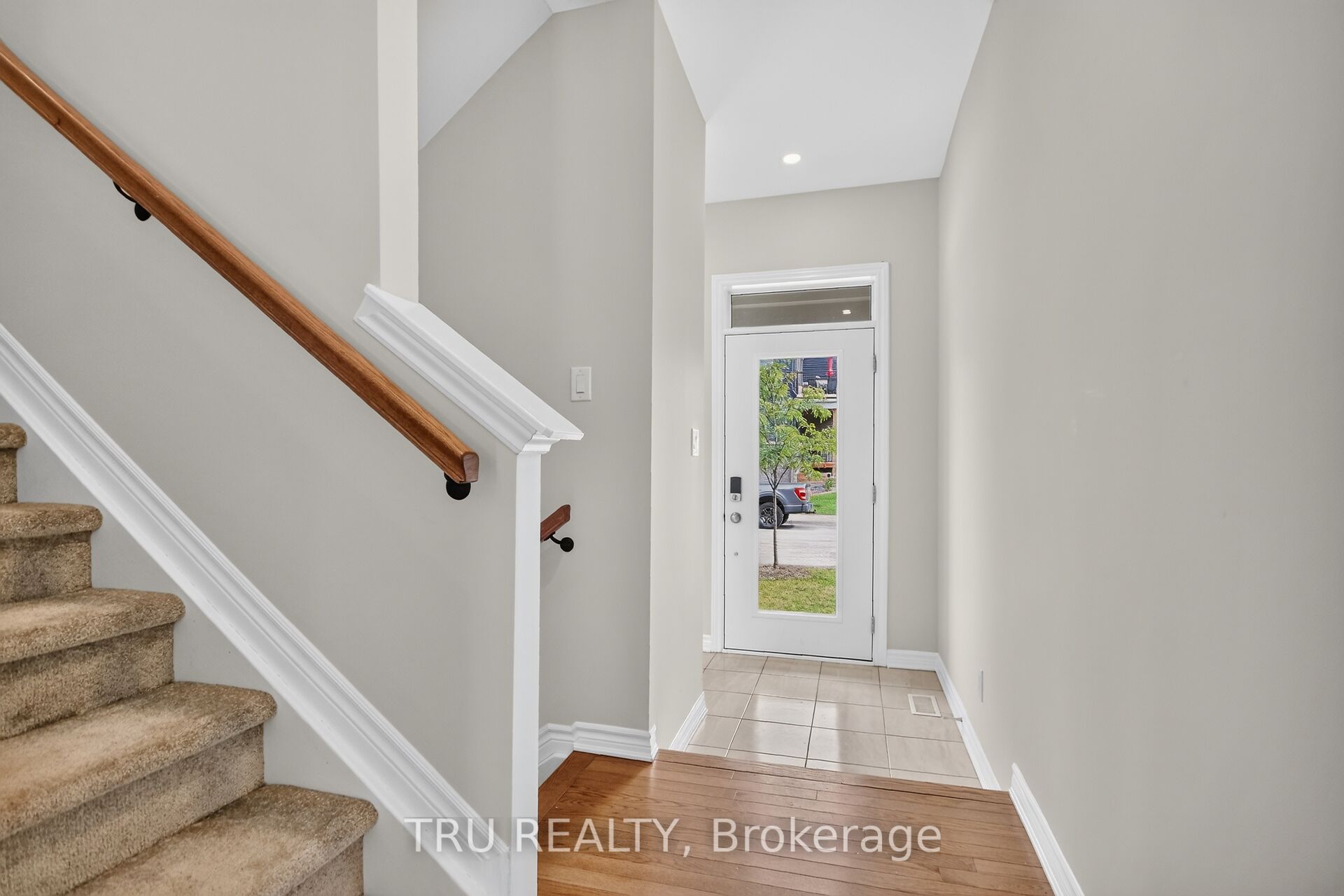 4126 Obsidian Street Property Photo 2