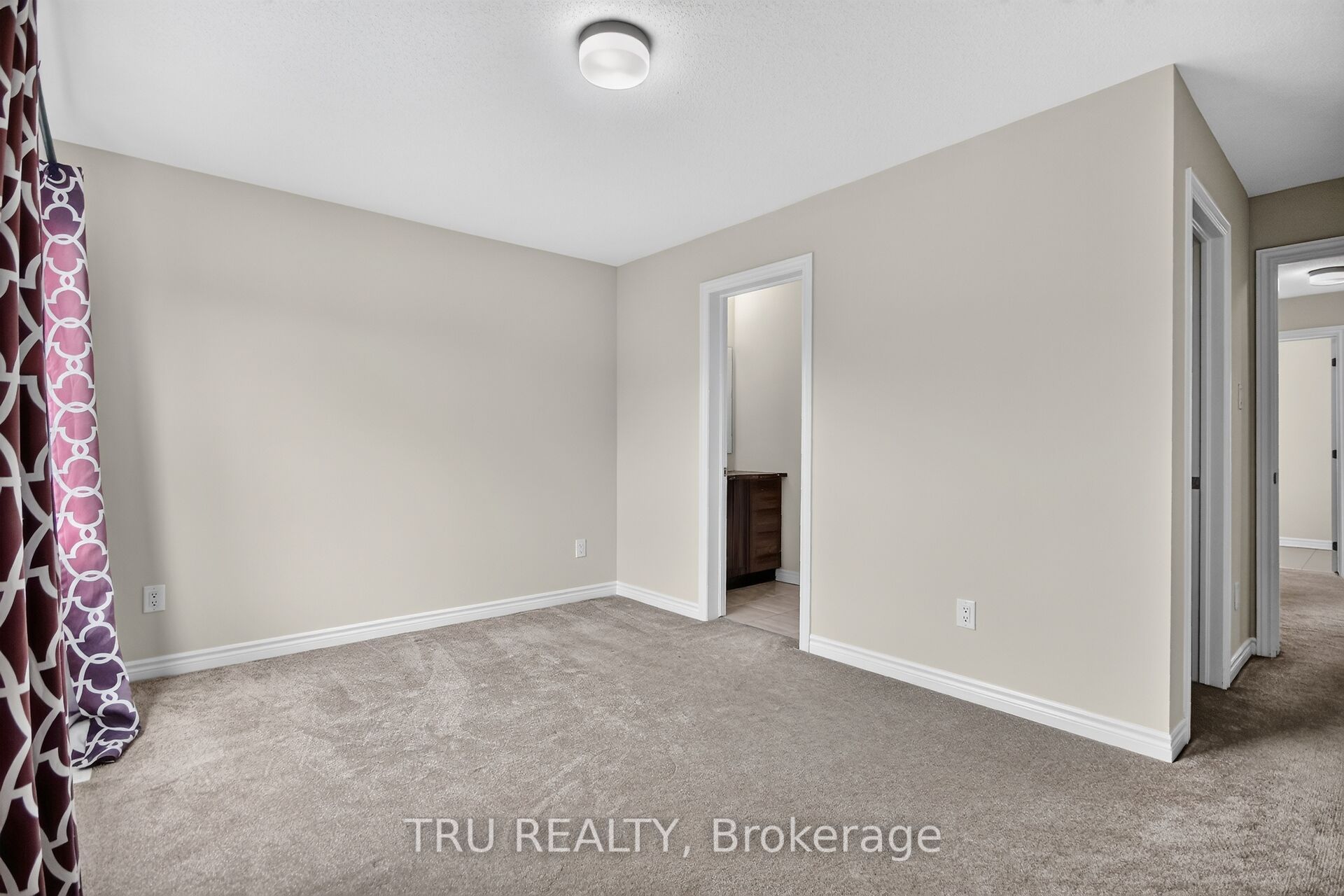 4126 Obsidian Street Property Photo 14