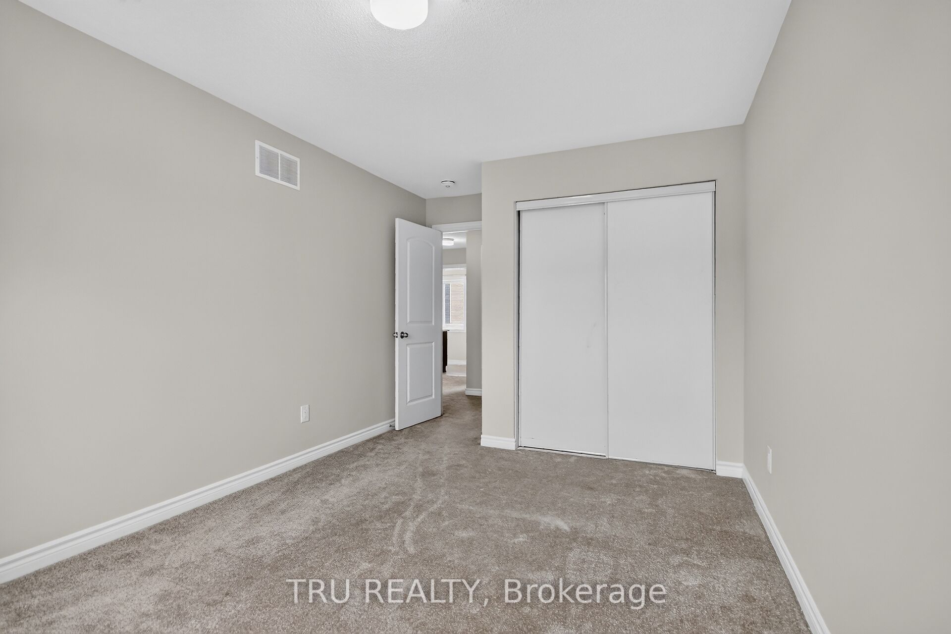 4126 Obsidian Street Property Photo 15