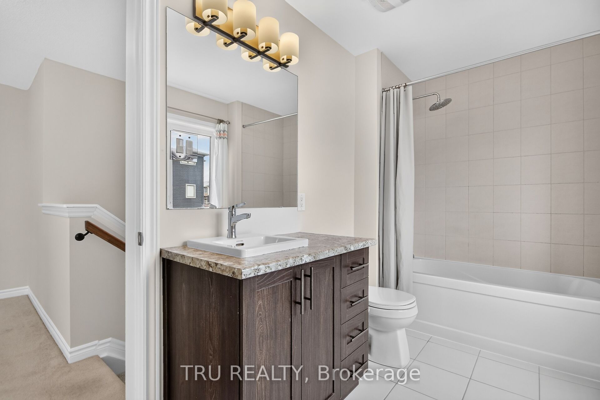 4126 Obsidian Street Property Photo 17