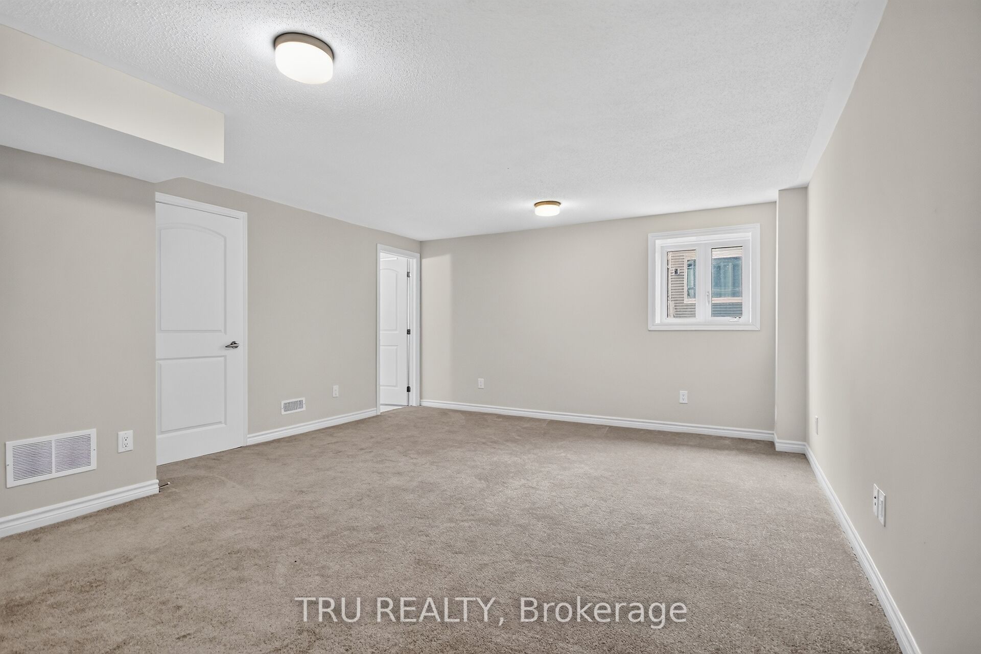 4126 Obsidian Street Property Photo 20
