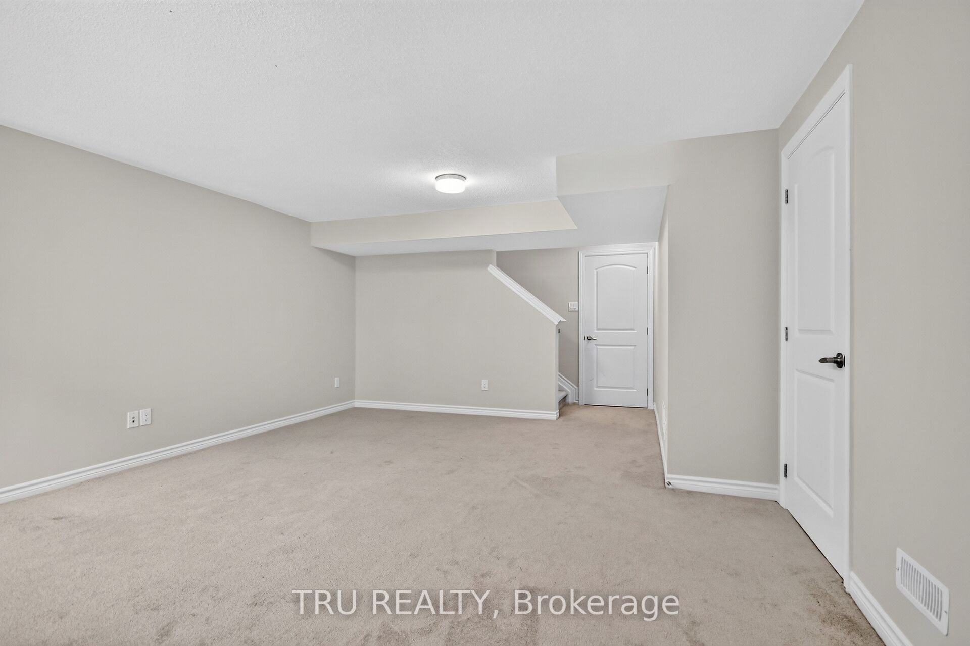 4126 Obsidian Street Property Photo 21