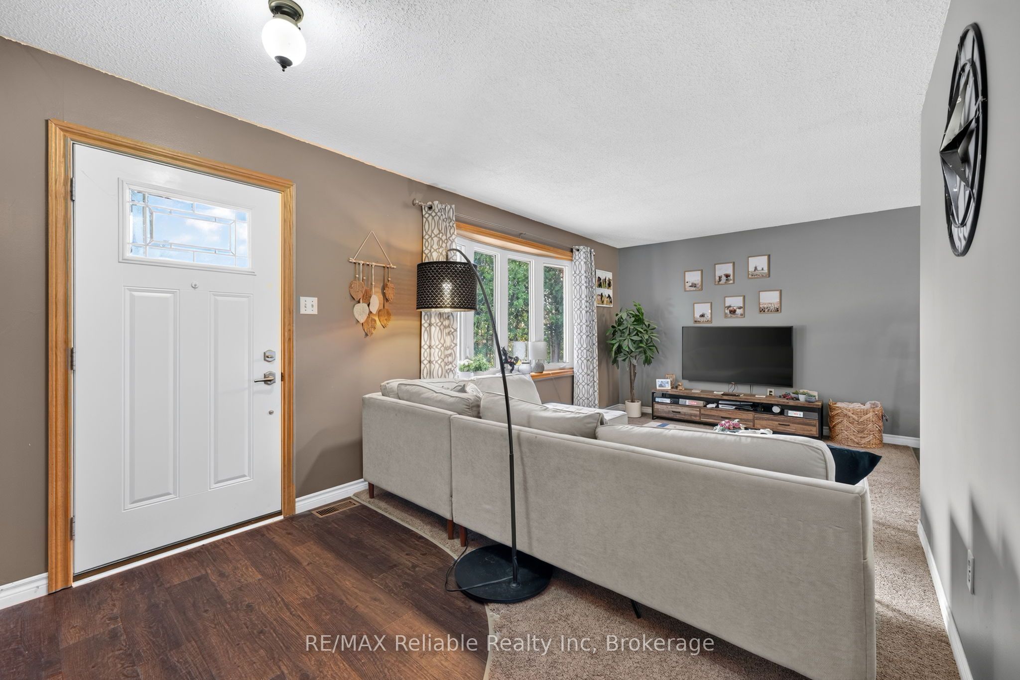38823 Vienna Street Property Photo 6