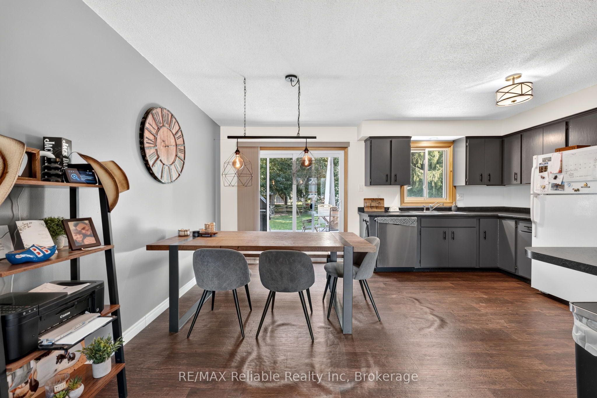 38823 Vienna Street Property Photo 13